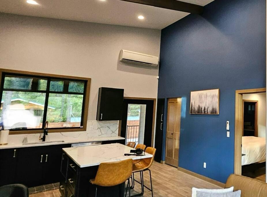 Two-Bedroom House photo 2