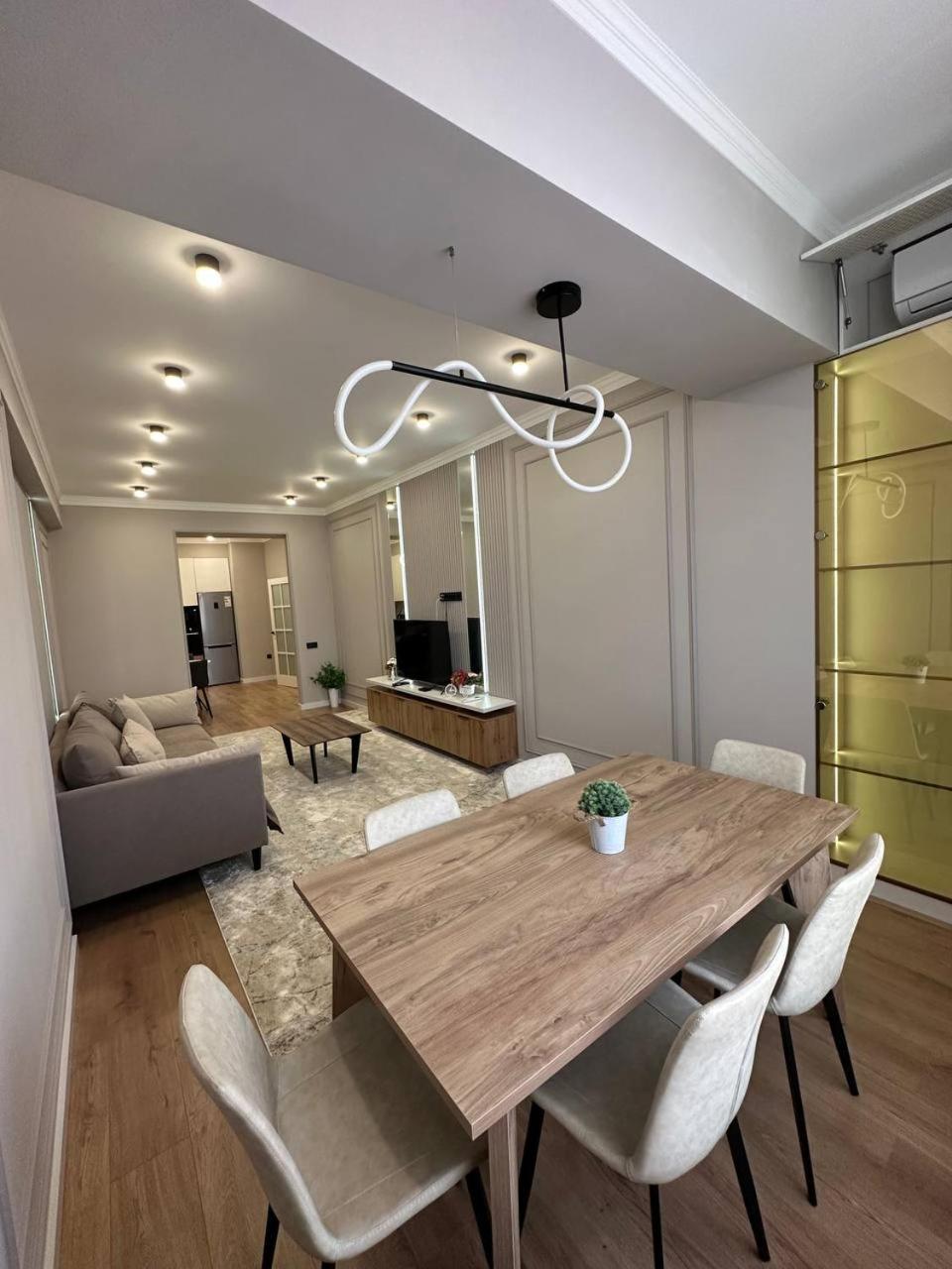 Deluxe One-Bedroom Apartment photo 3