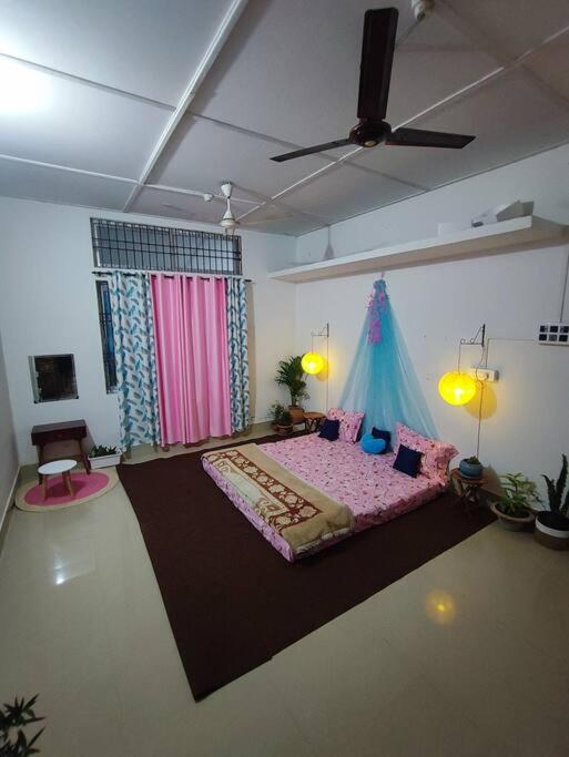 One-Bedroom House photo 1