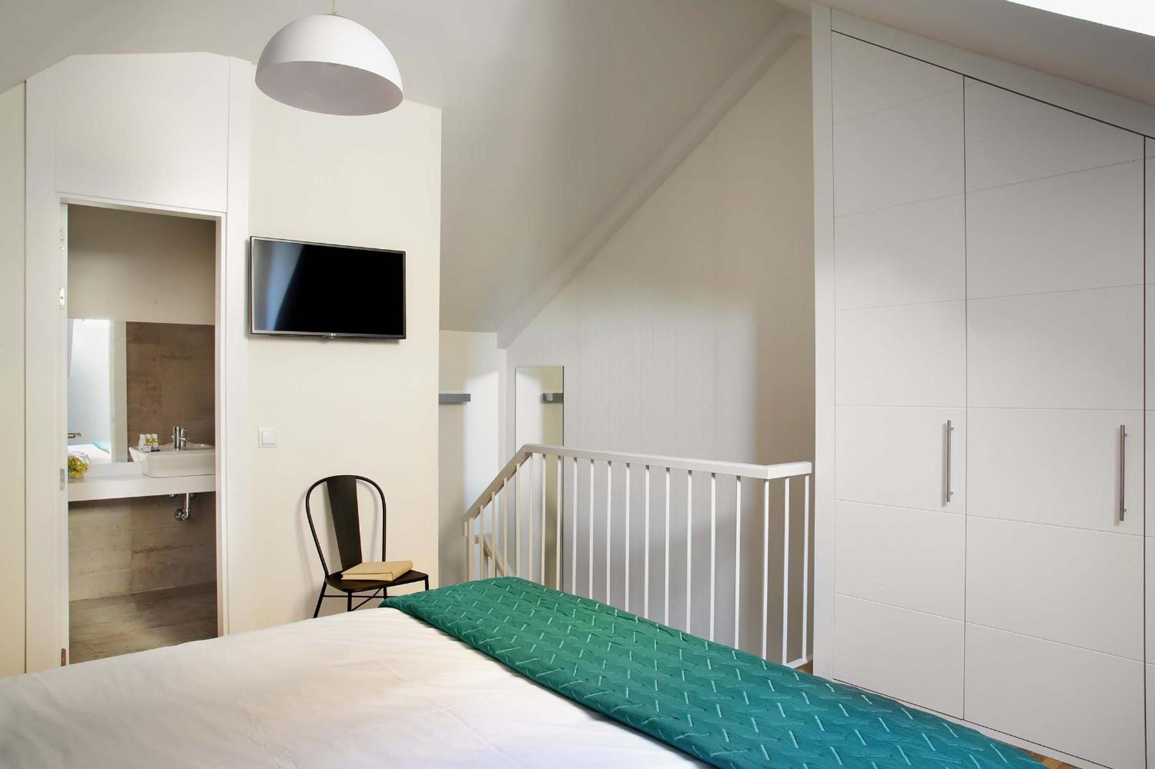 Superior One-Bedroom Apartment photo 2
