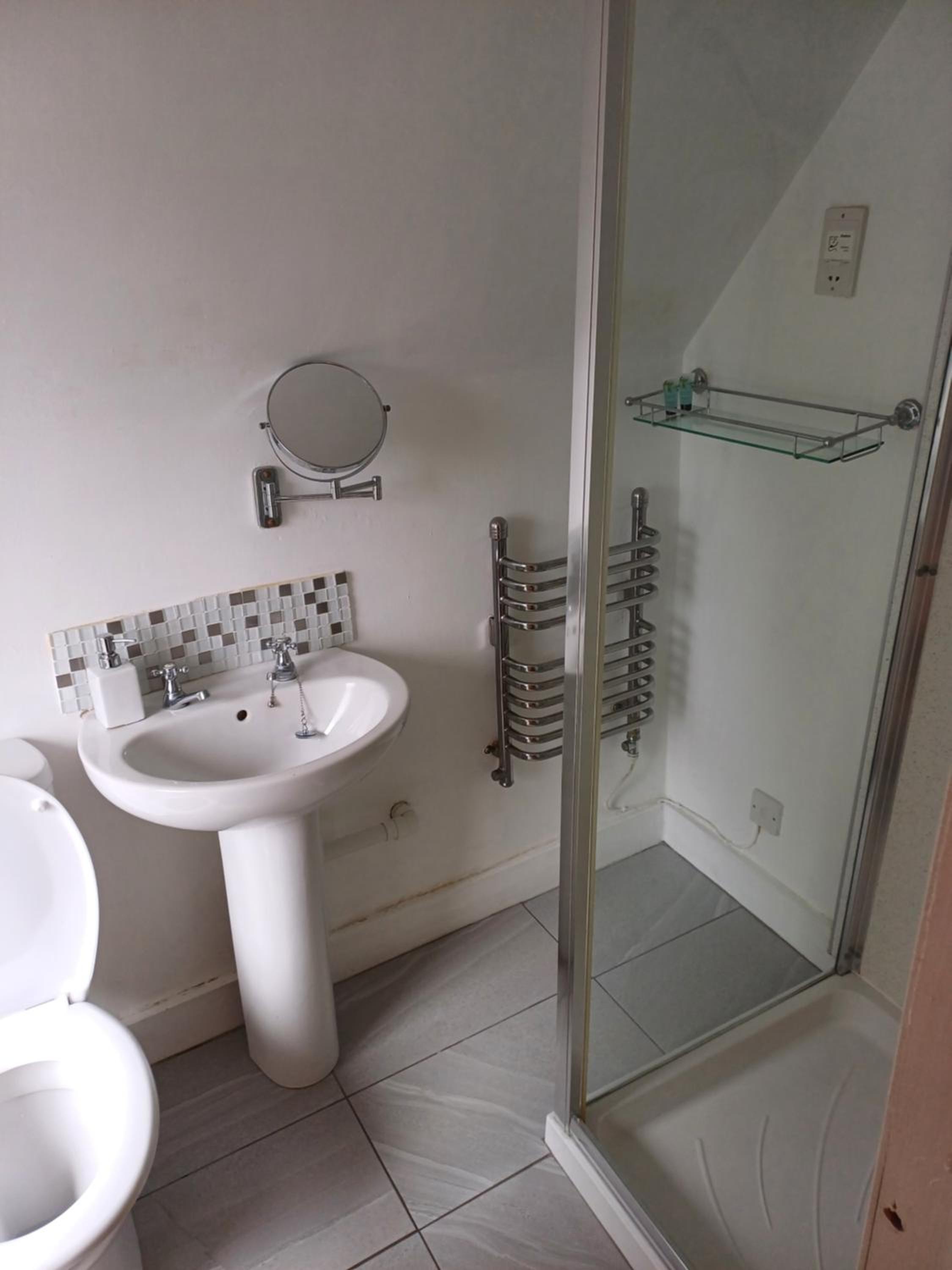 Double Room with Private Bathroom photo 2