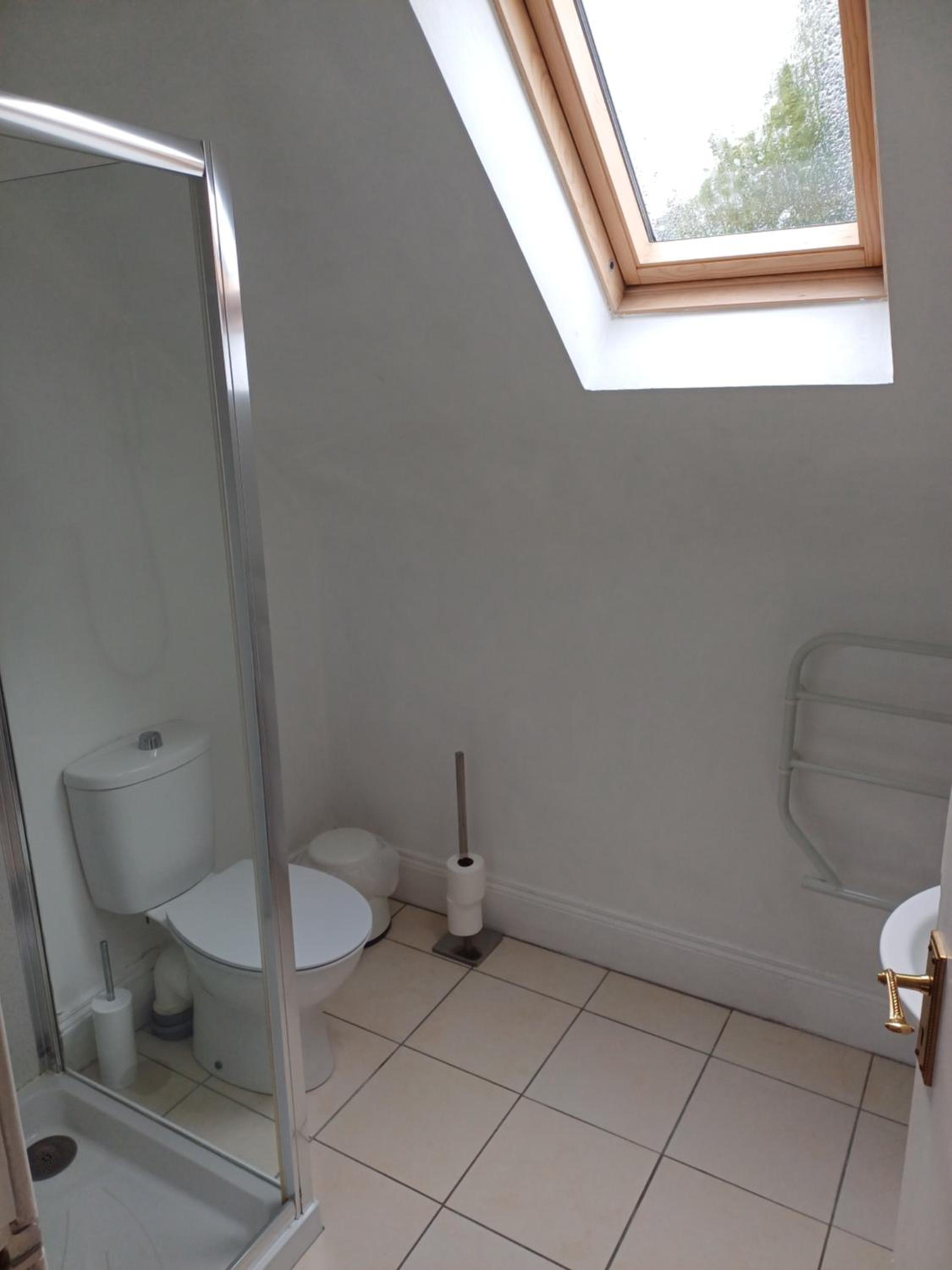 Family Room with Private Bathroom - Photo 4