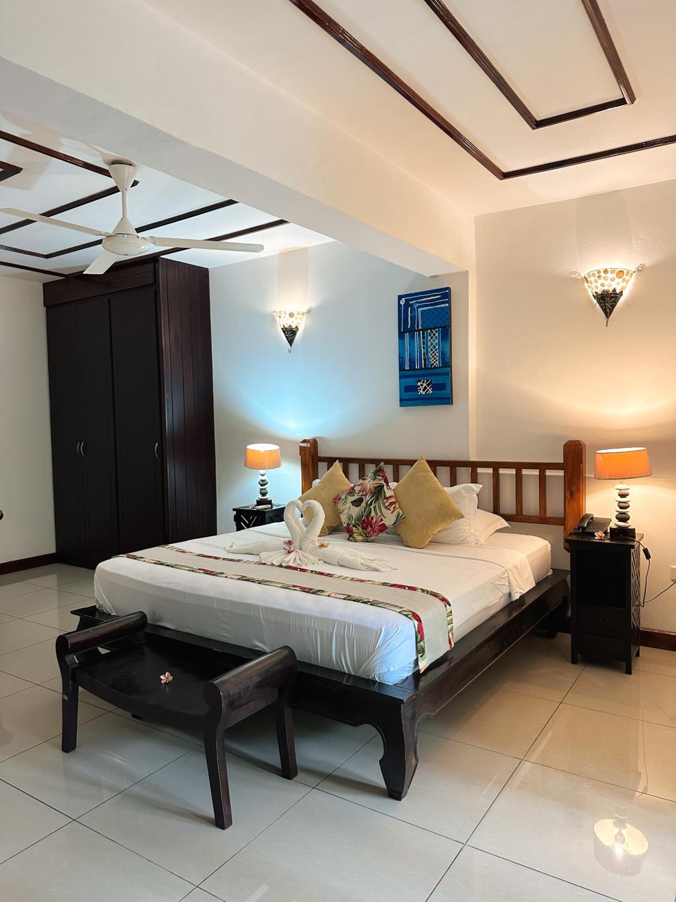 Standard Double Room - Photo 8