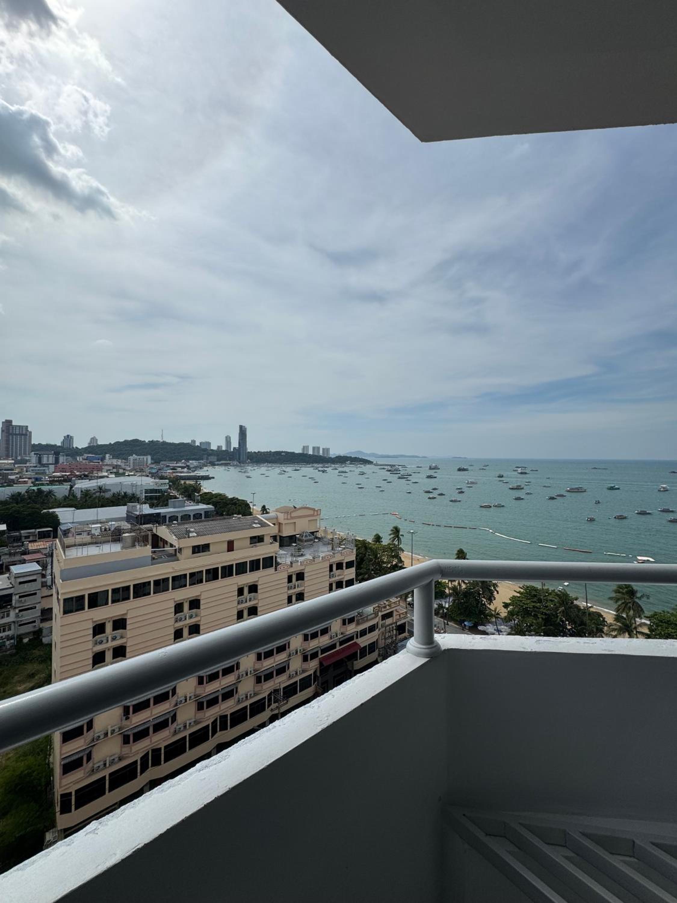 Deluxe Twin Room with Sea View - Photo 2