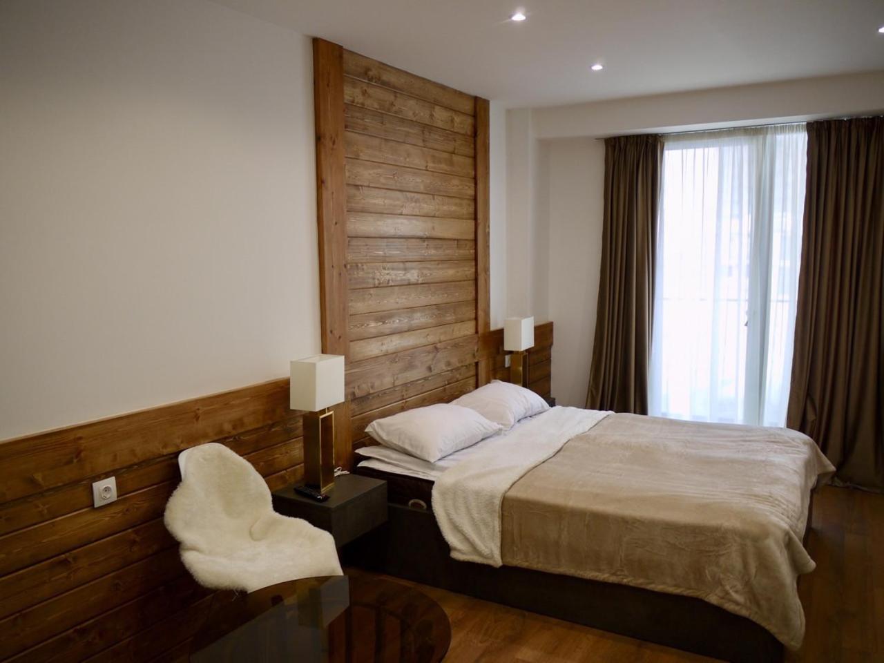 Studio Apartment with Balcony photo 1