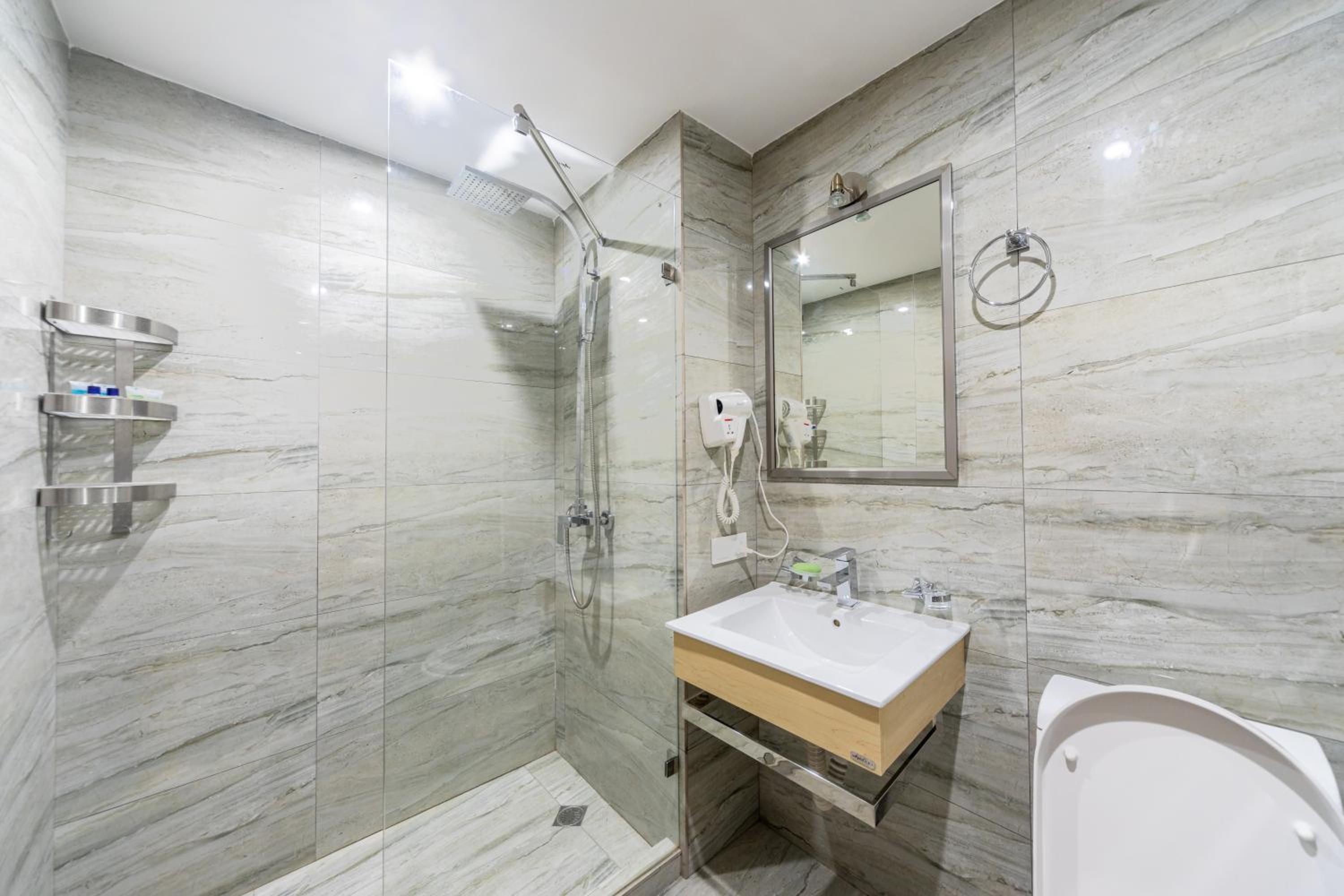 Studio Apartment with Balcony photo 3