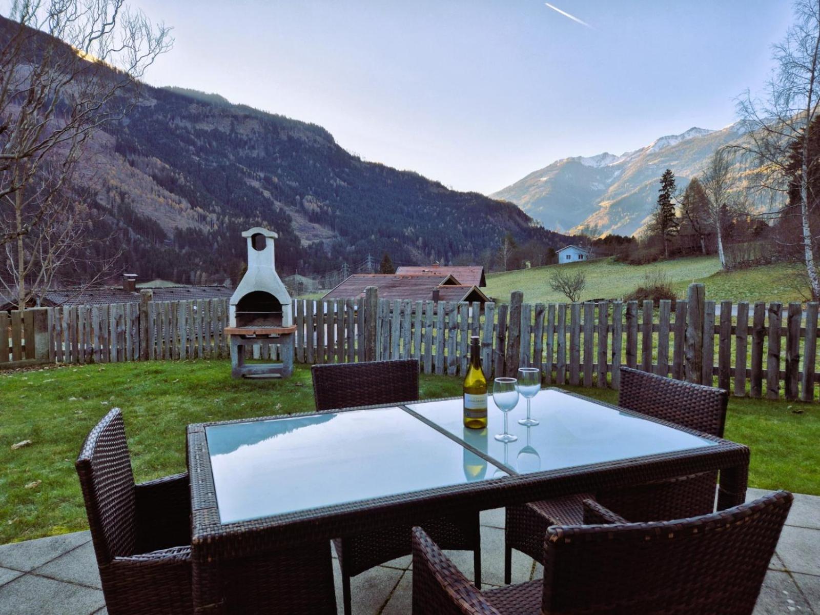 Two-Bedroom Apartment with Terrace photo 3