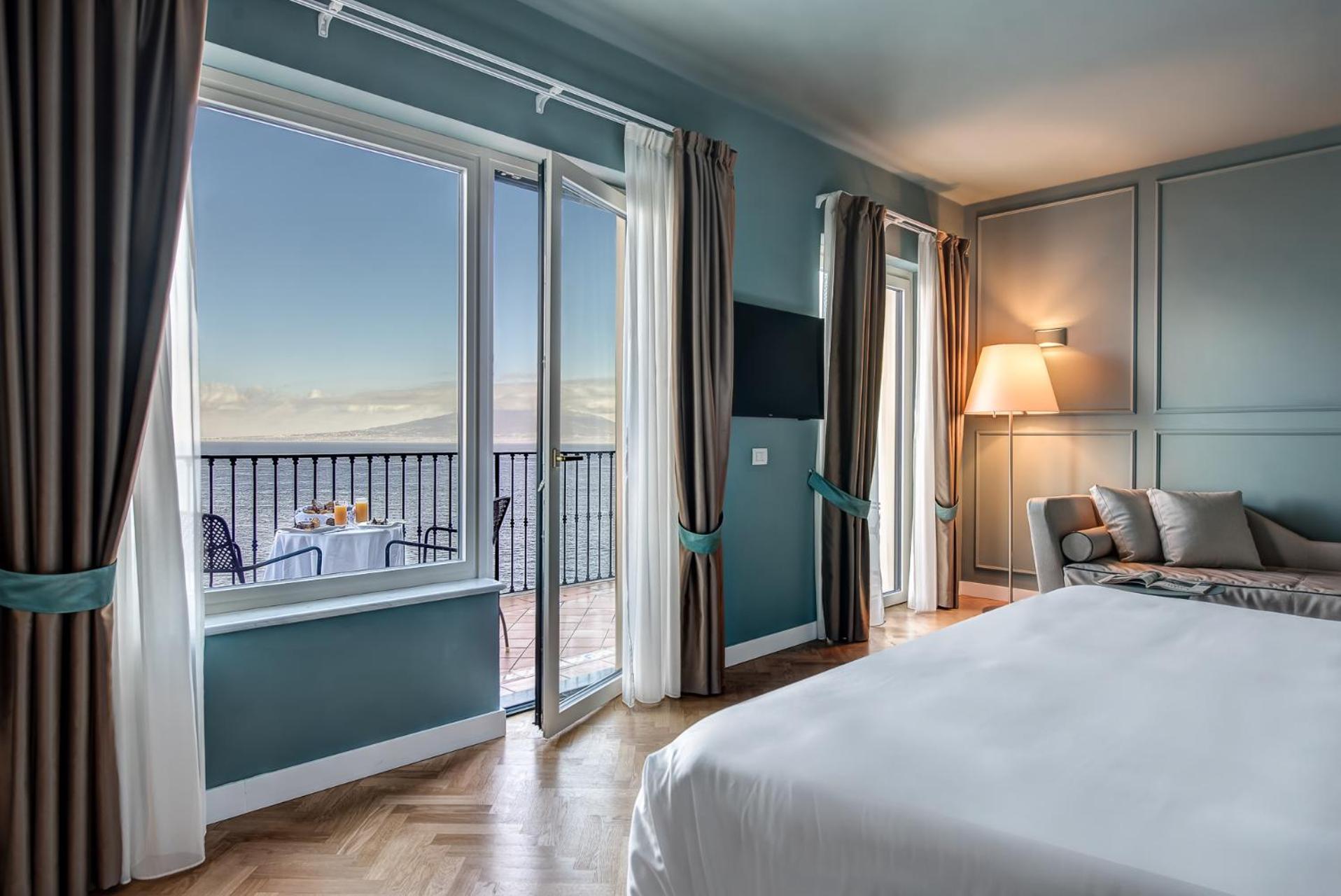 Junior Suite with Terrace and Sea View - Photo 1