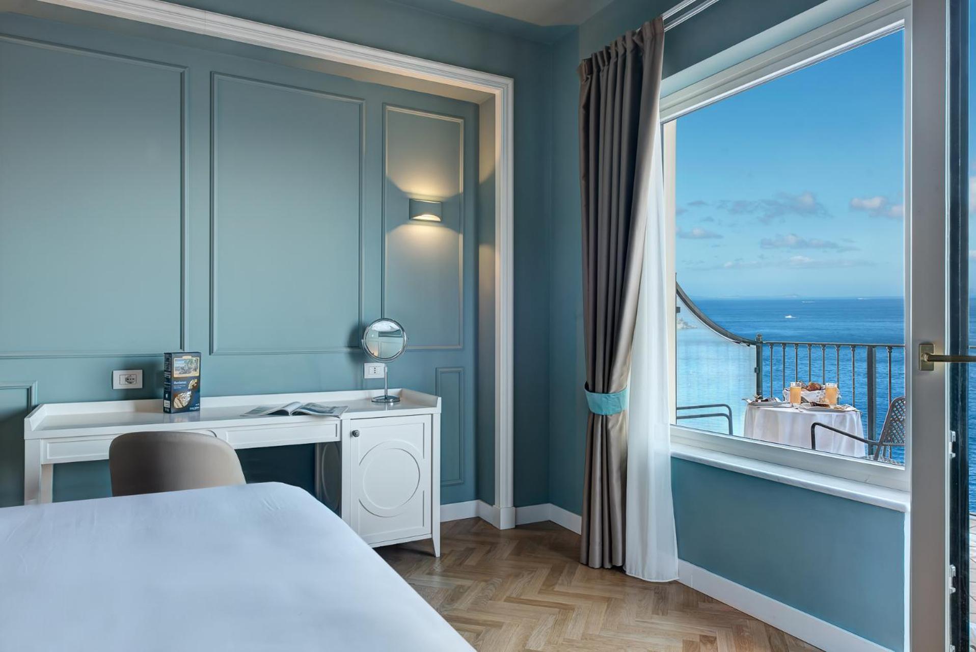 Junior Suite with Terrace and Sea View - Photo 9