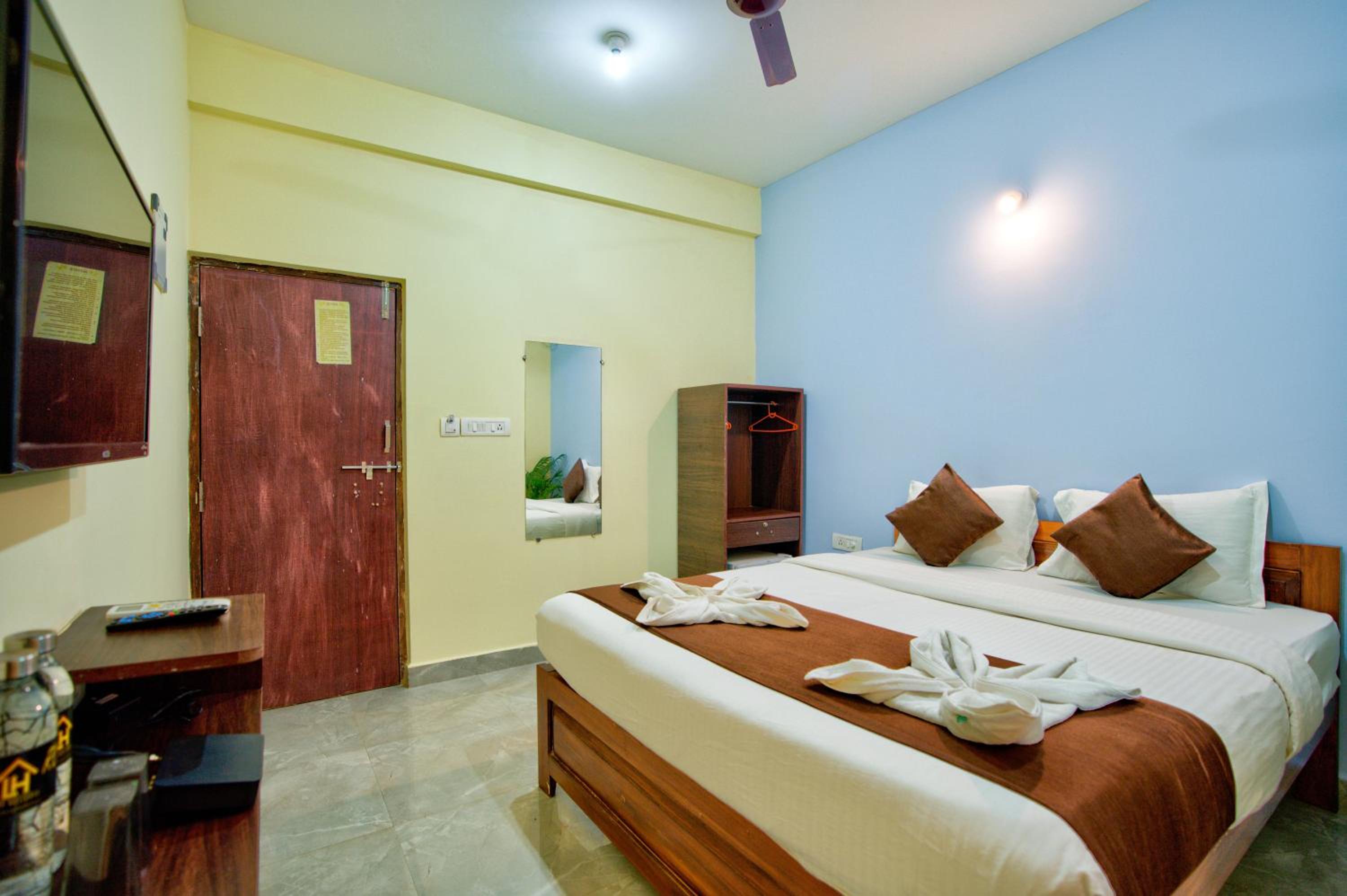 Triple Room With Balcony - Photo 12