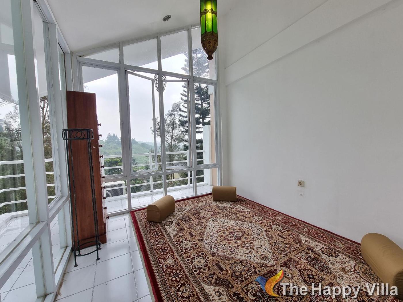 Three-Bedroom Villa photo 3