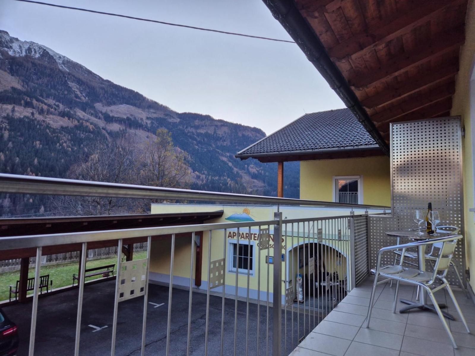 One-Bedroom Apartment with Balcony and Terrace photo 2