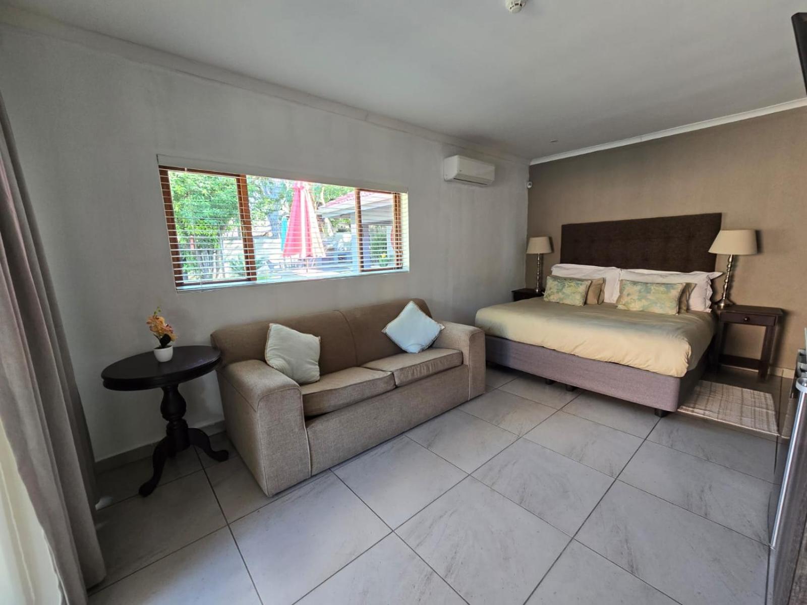 Family Room - Photo 3