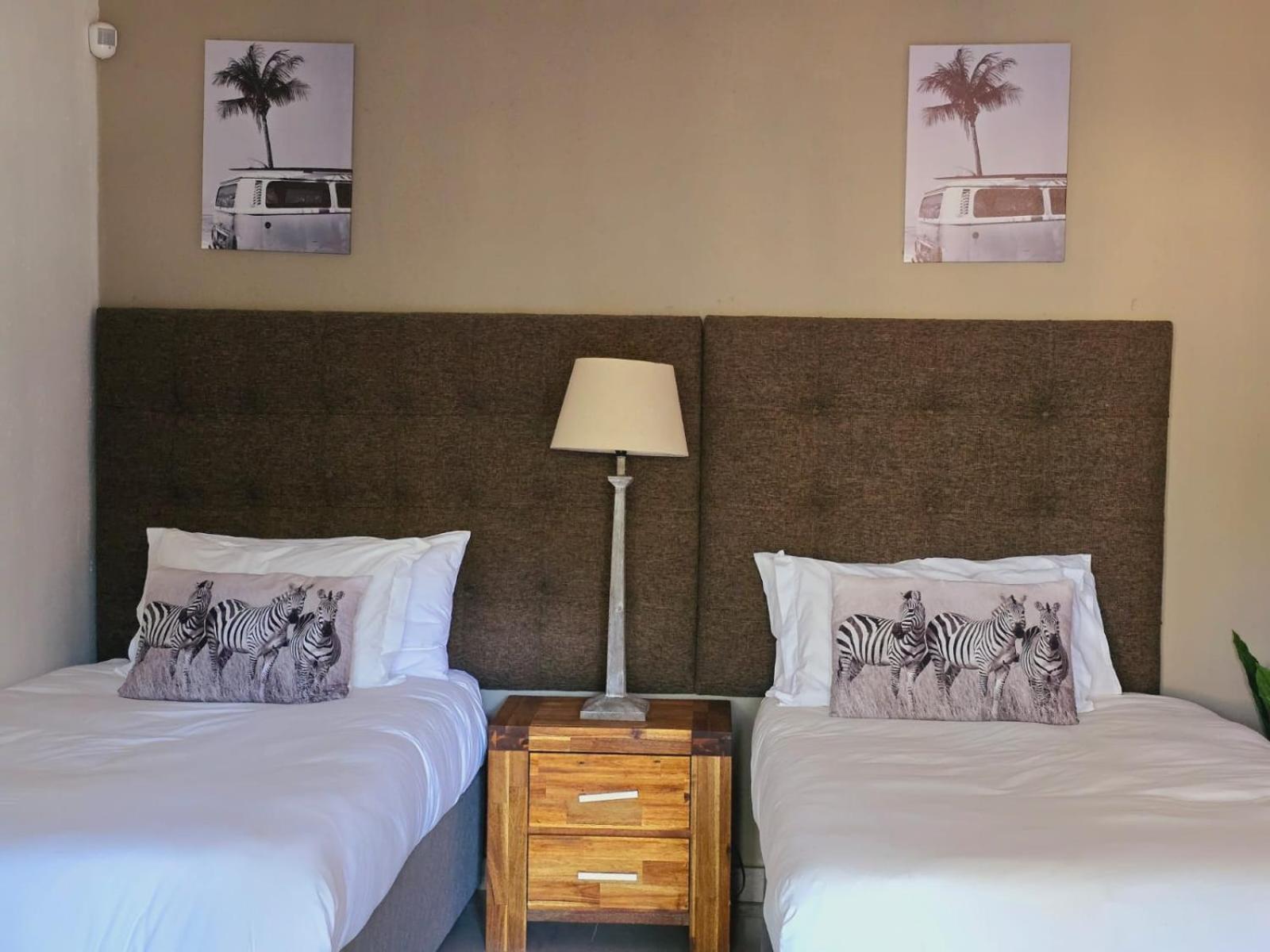 Deluxe Queen Room - Photo 7