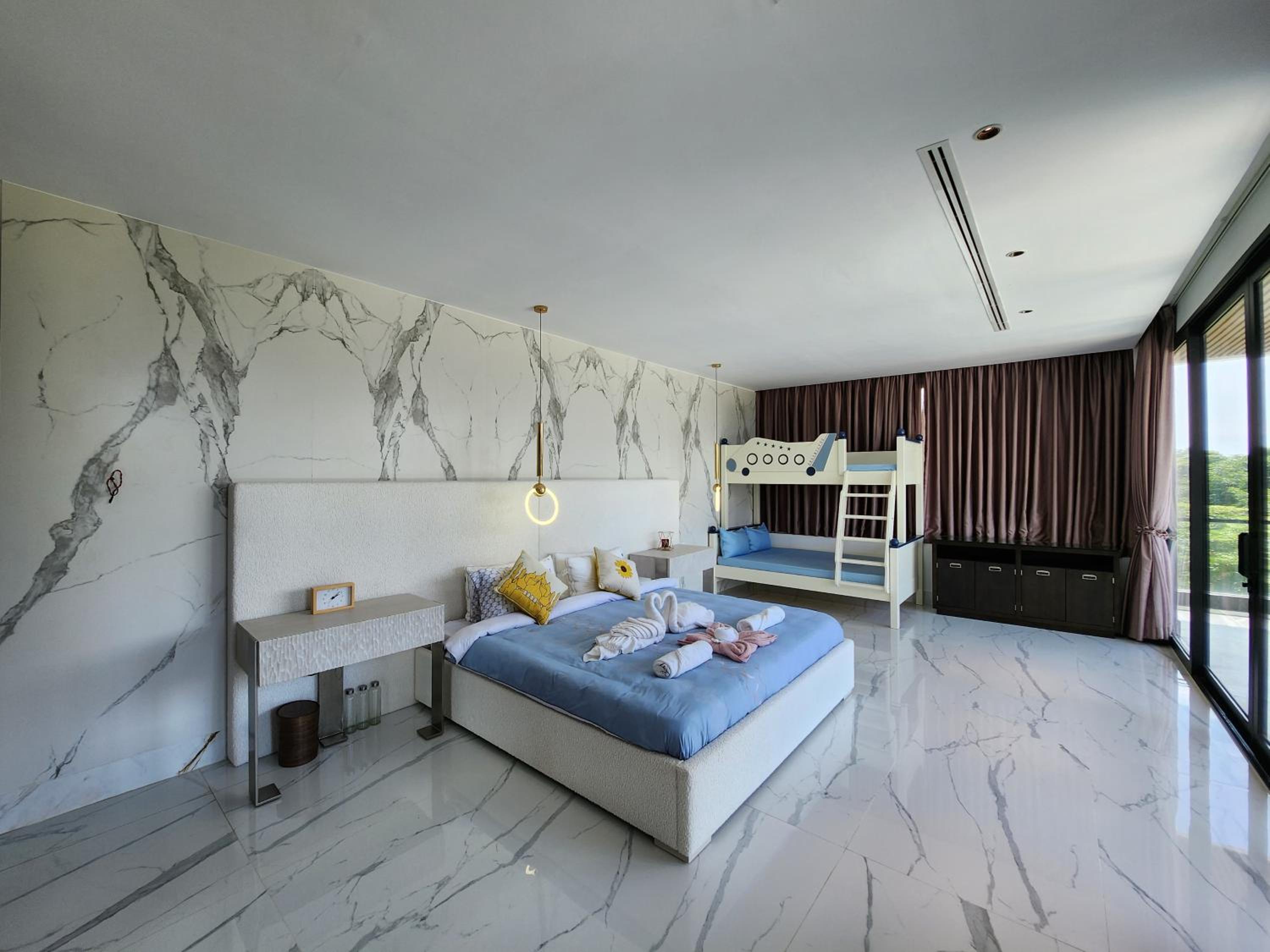 Three-Bedroom Villa photo 1