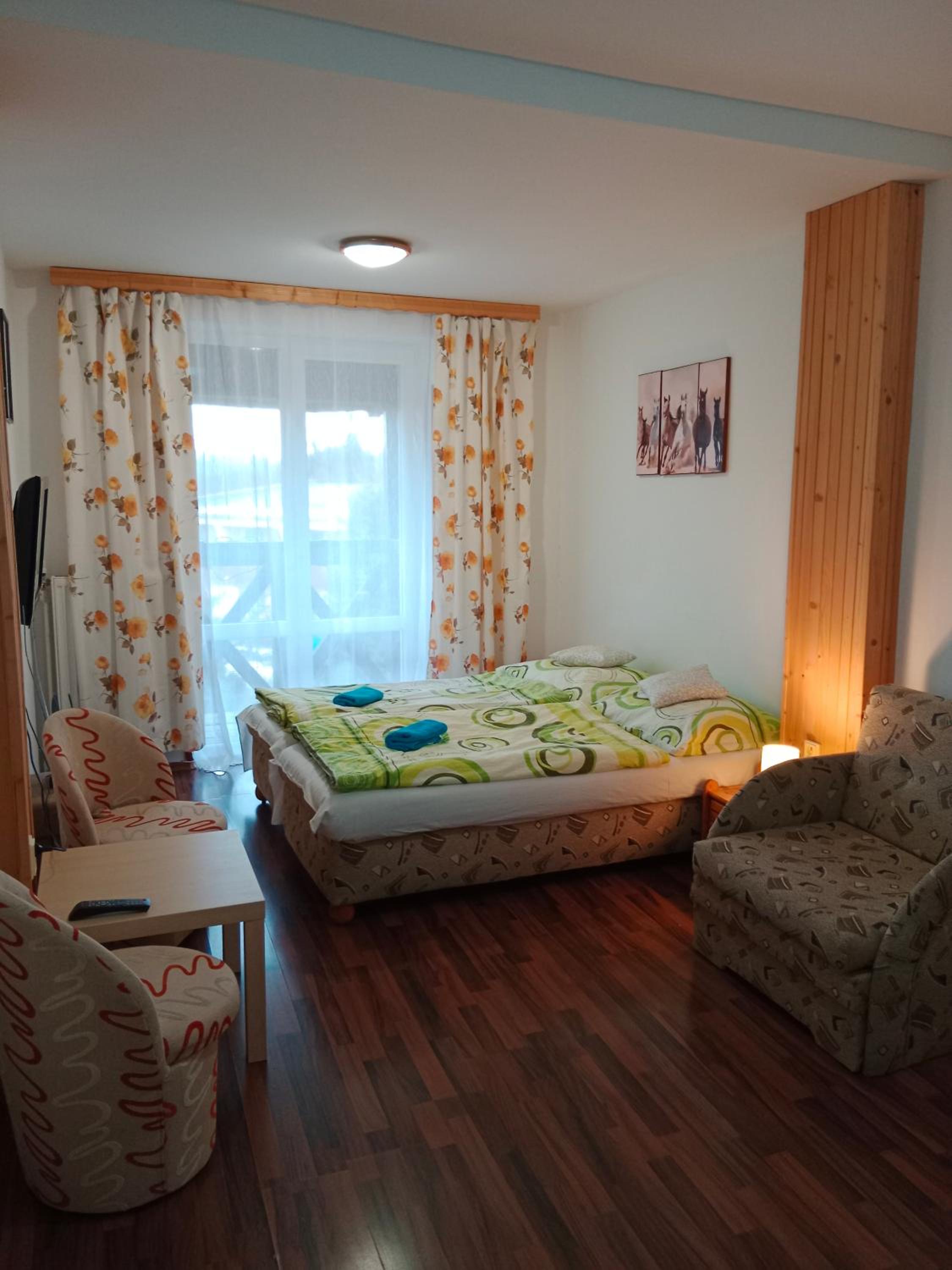 Double Room with Balcony (2 Adults + 1 Child) photo 1