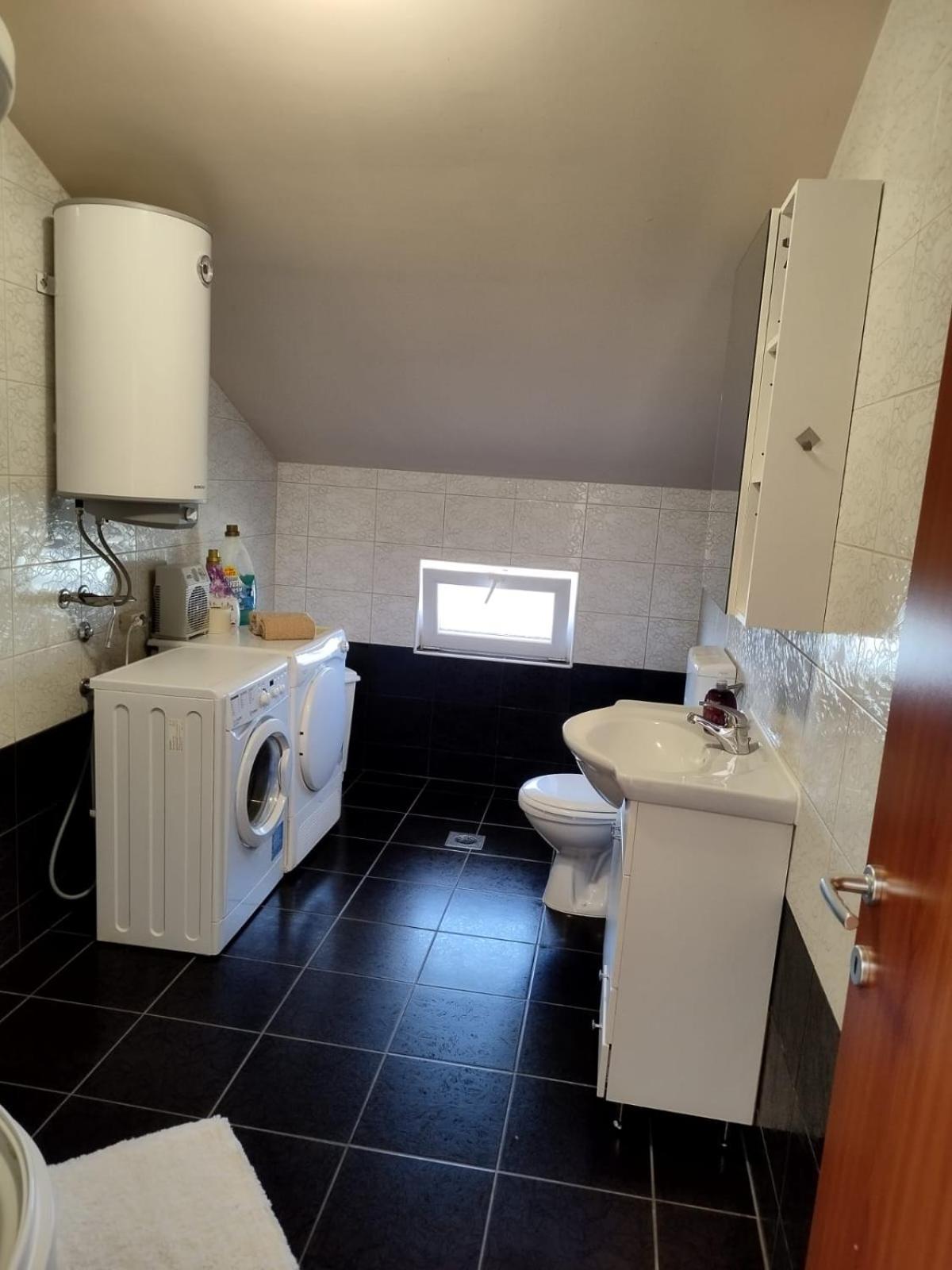 Three-Bedroom House photo 3