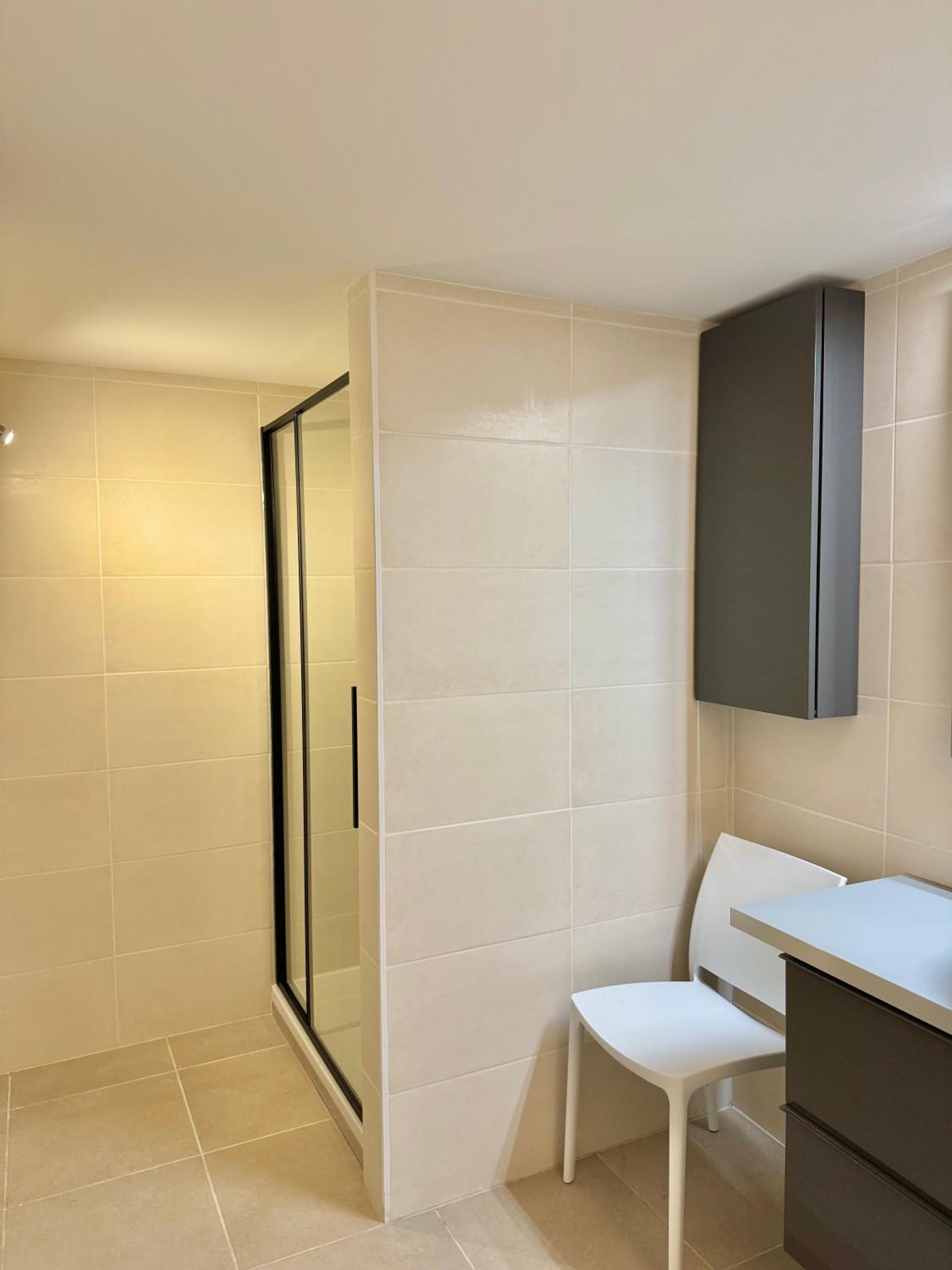 Three-Bedroom House photo 2
