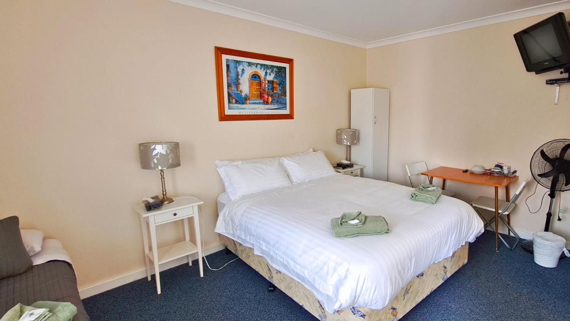 Twin Room with Private Bathroom