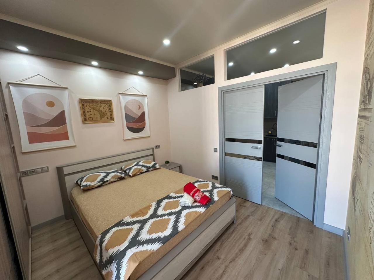 Two-Bedroom Apartment with Balcony photo 2