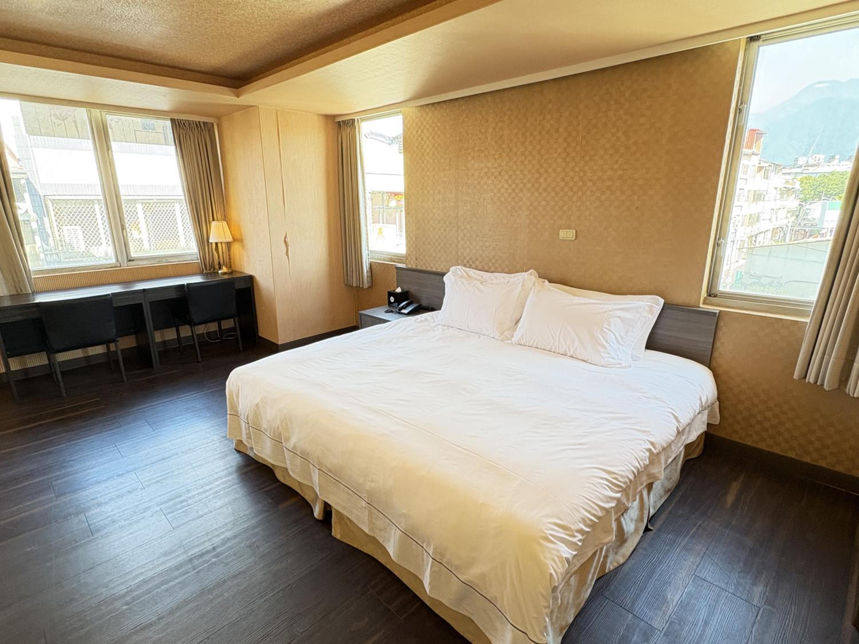 Queen Room