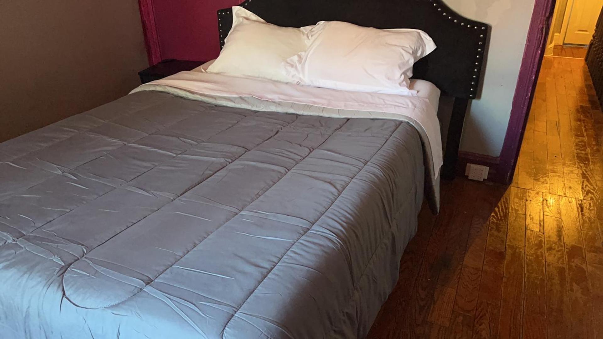 Queen Room photo 1