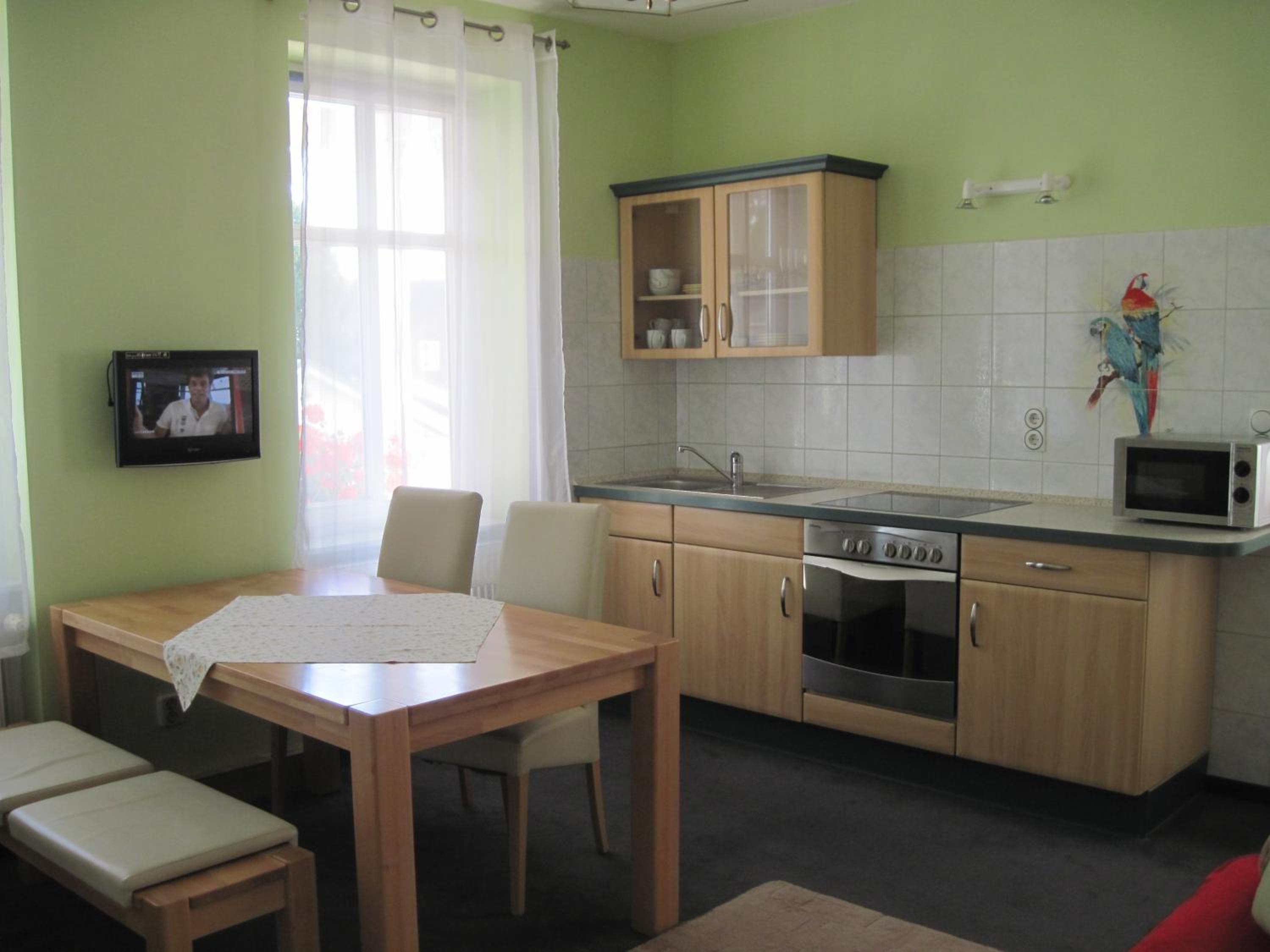 One-Bedroom Apartment with Balcony and Sea View photo 3