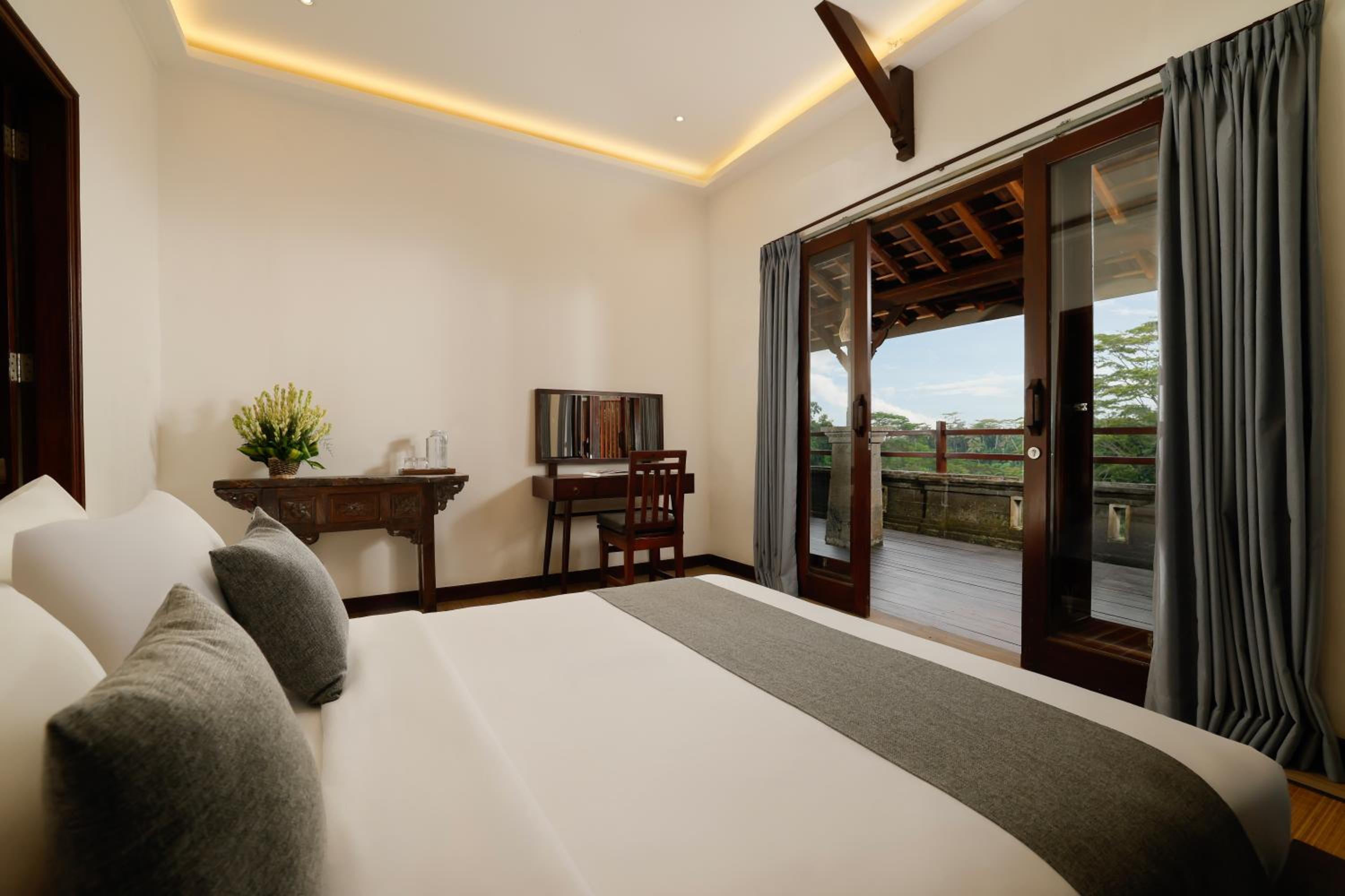 Five-Bedroom Private Pool Villa - Photo 3