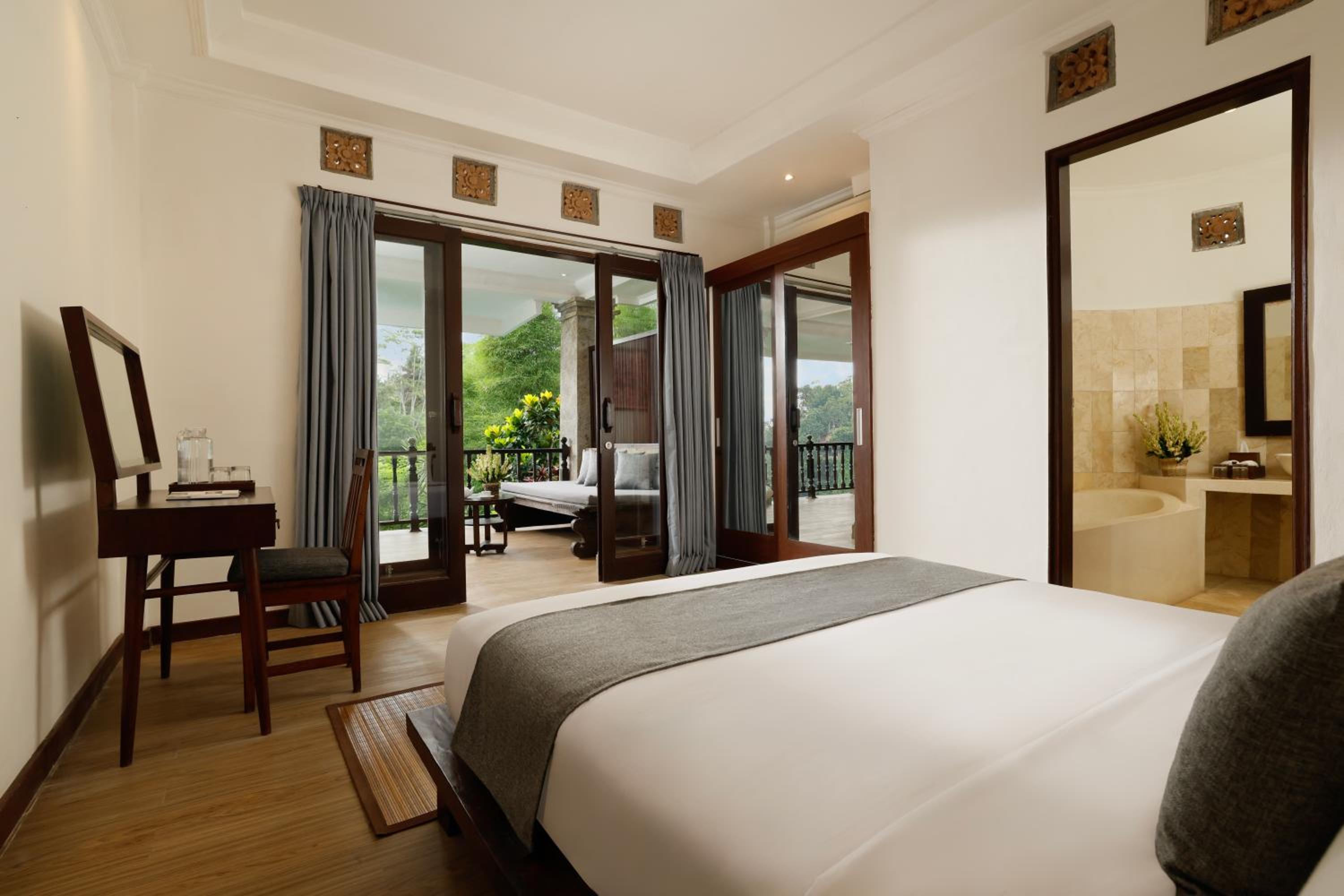 Five-Bedroom Private Pool Villa - Photo 12