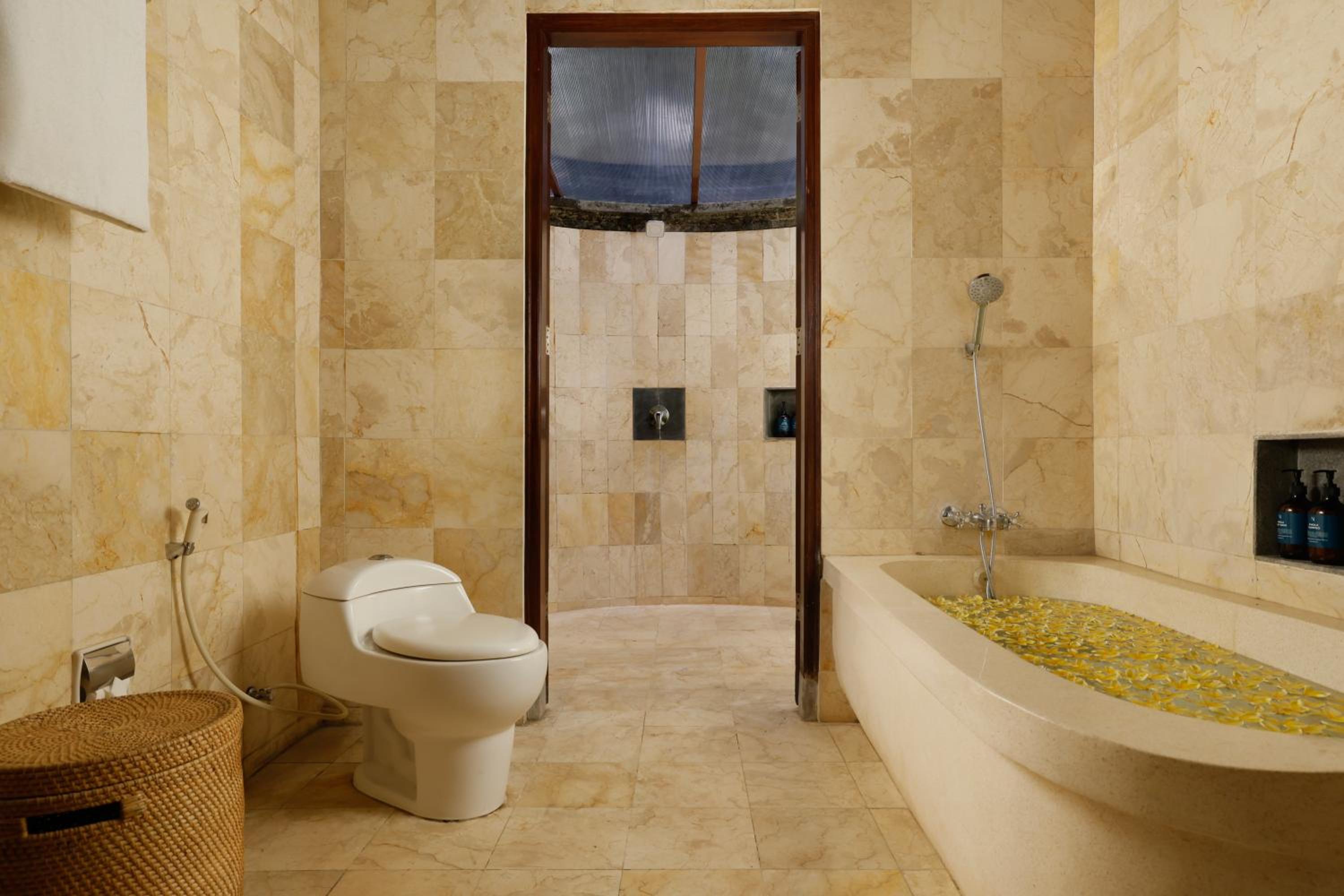 Five-Bedroom Private Pool Villa - Photo 15