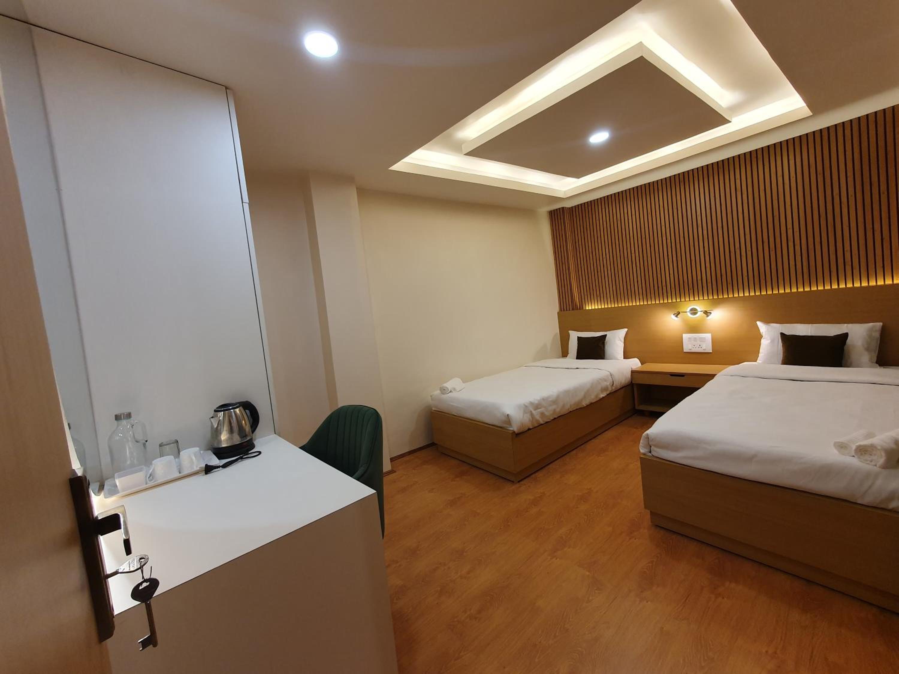 Double or Twin Room with Shared Bathroom photo 3