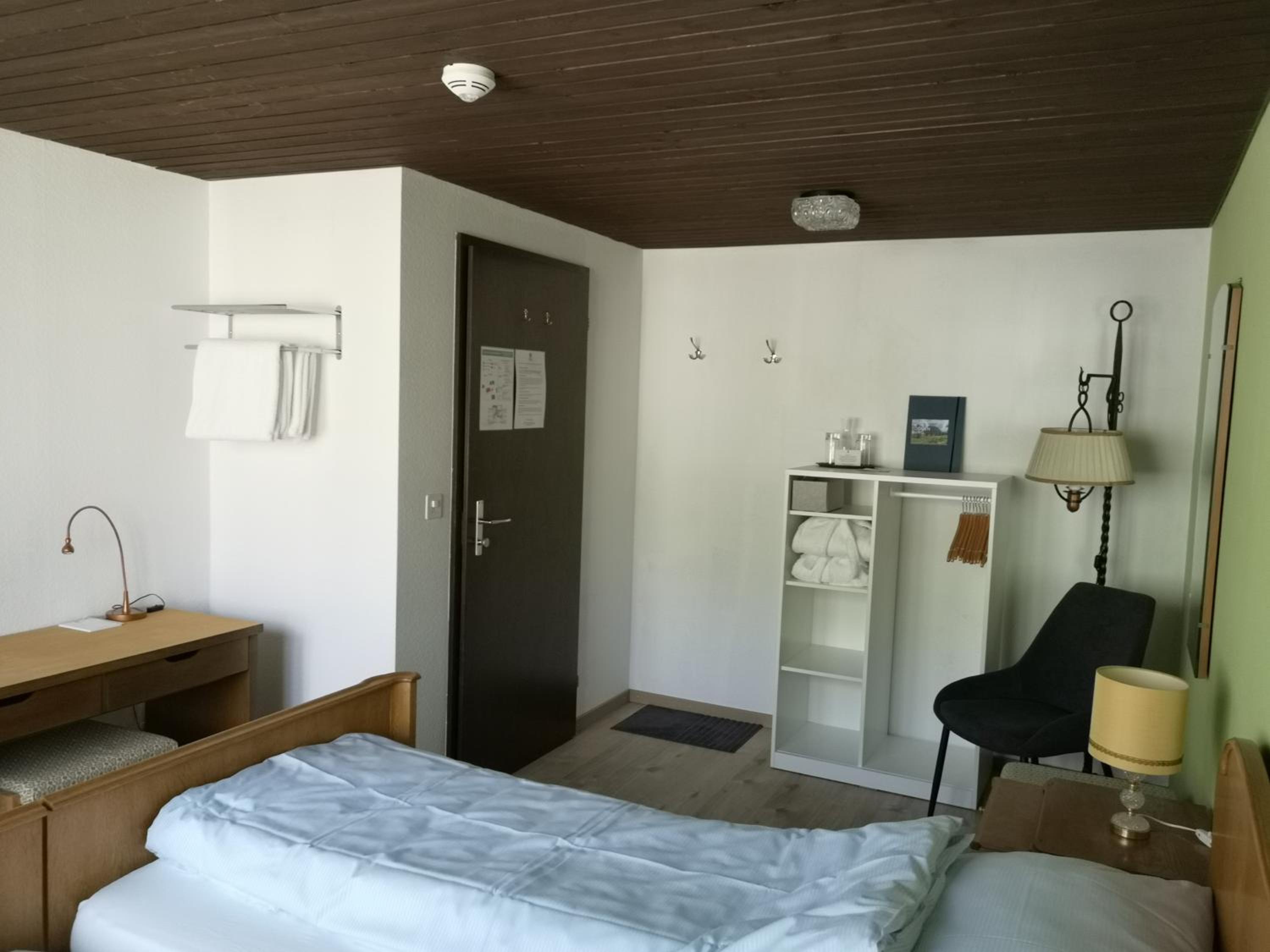 Budget Double Room photo 2