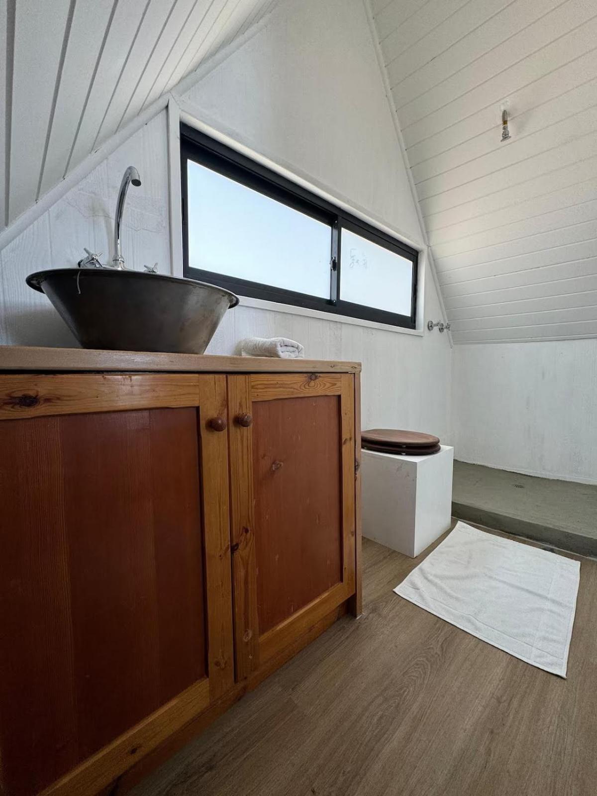 One-Bedroom House photo 3