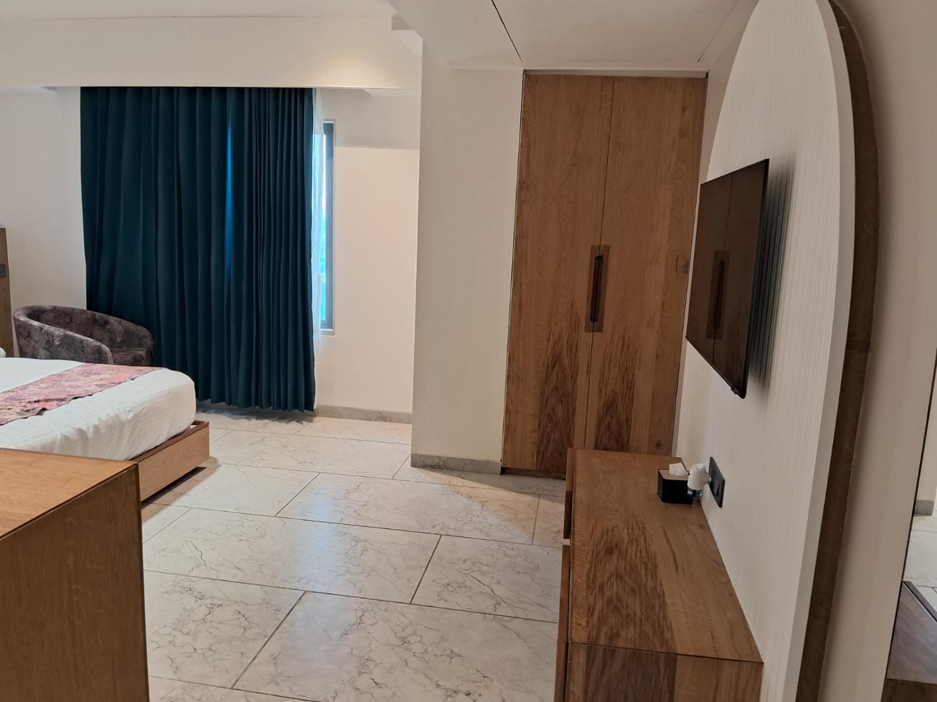 Deluxe Room - Photo 4