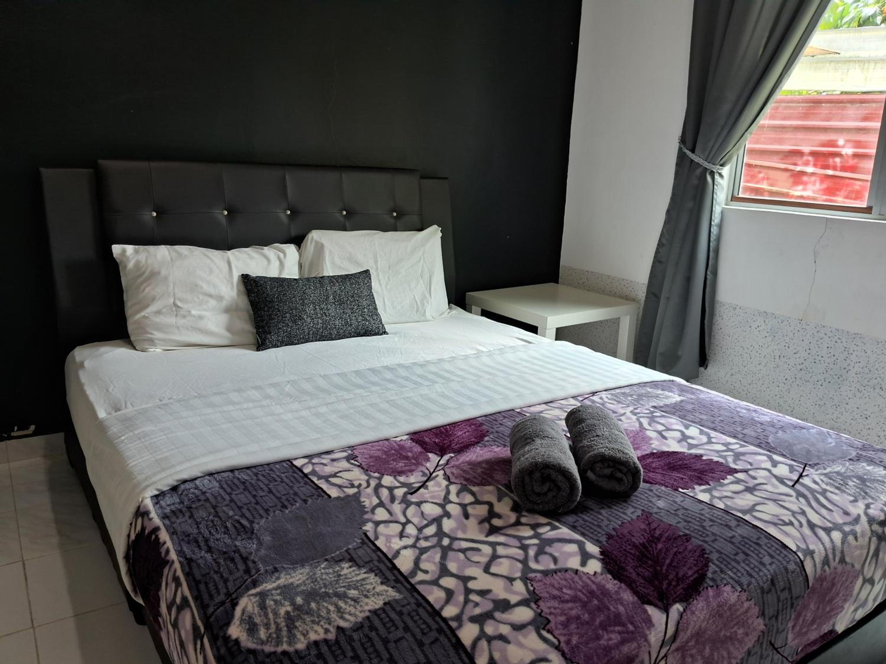 Three-Bedroom House photo 2