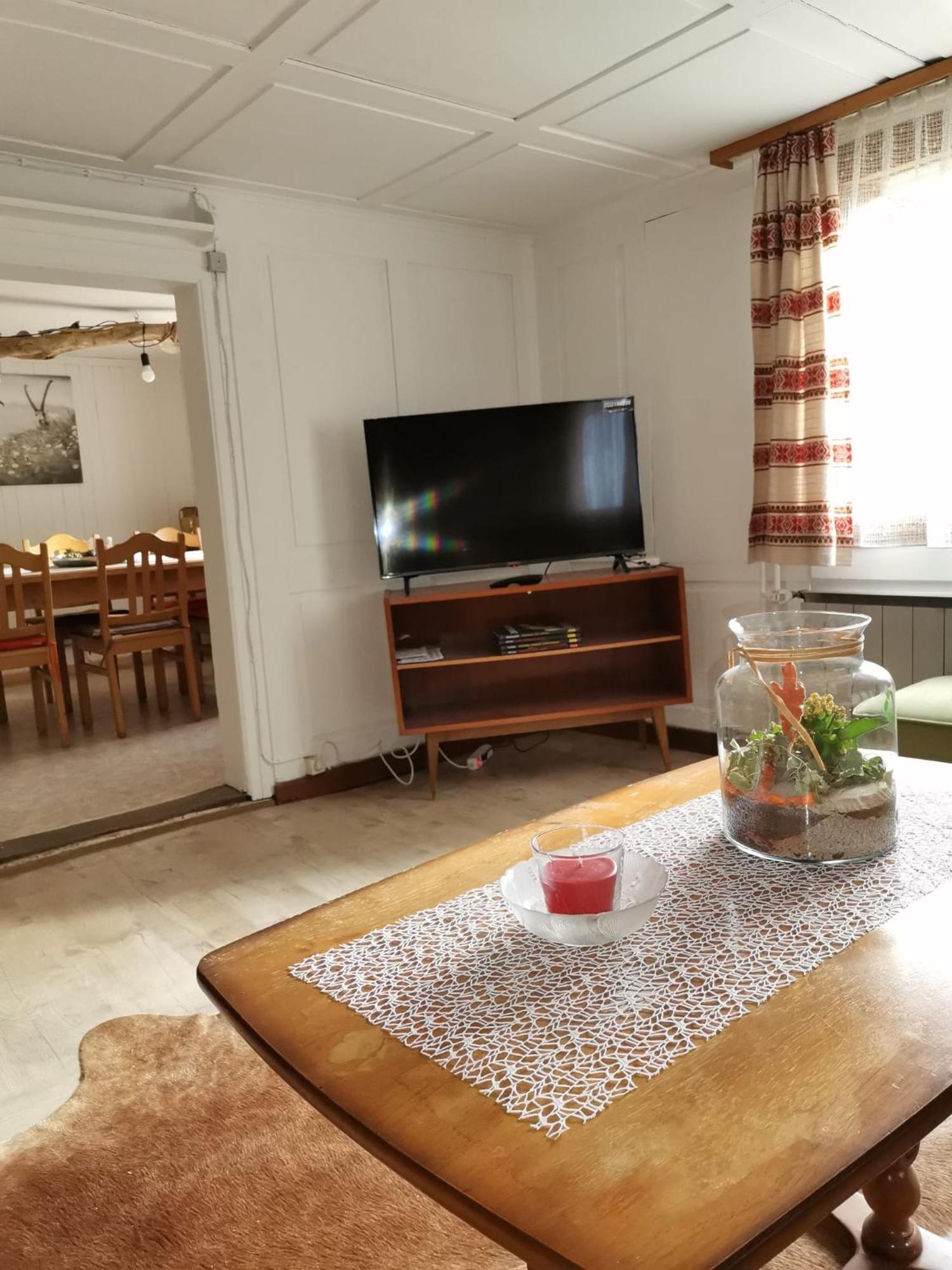 Six-Bedroom House photo 1