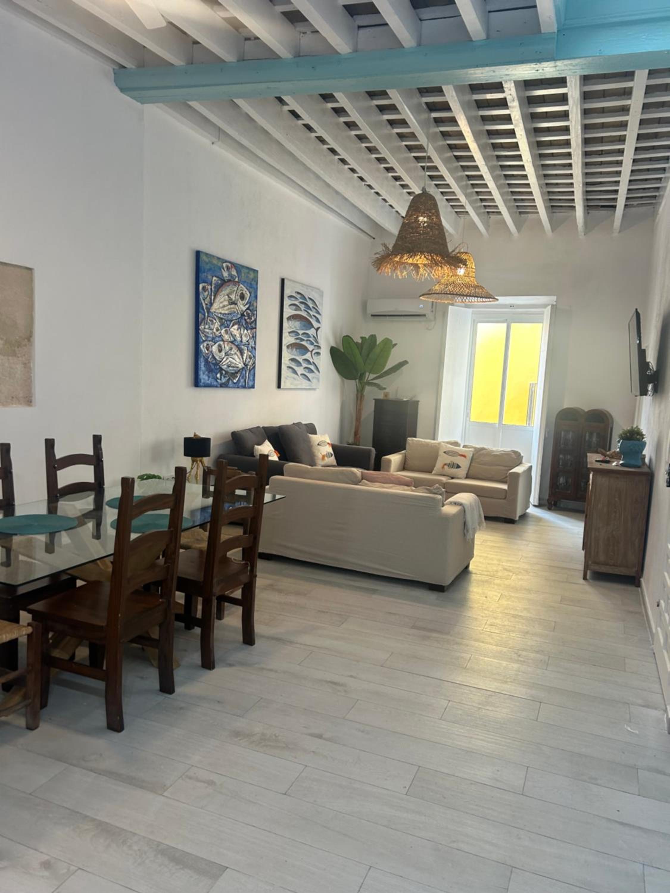 Casa de cuatro habitaciones