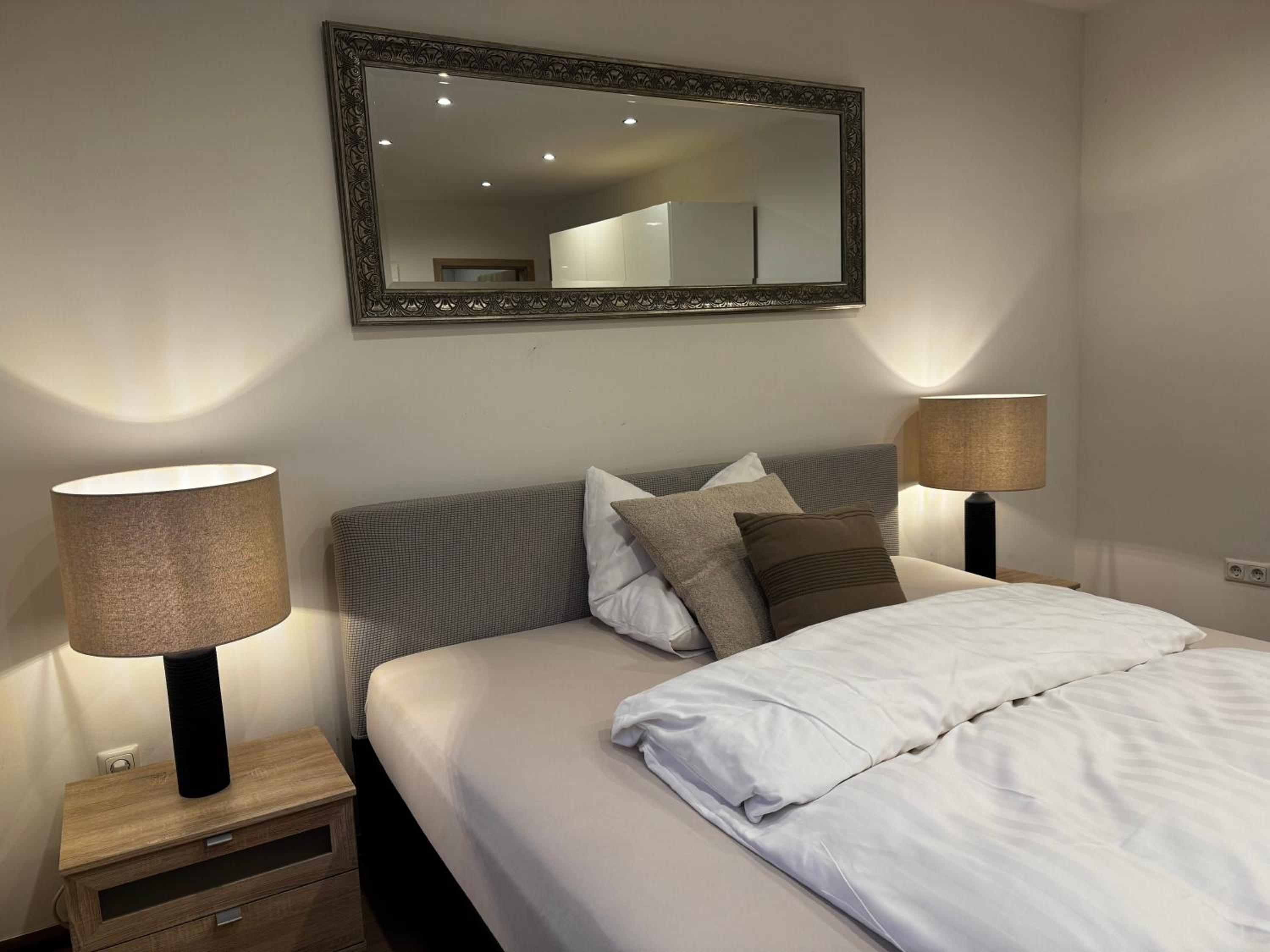 Deluxe Double Room - Photo 12