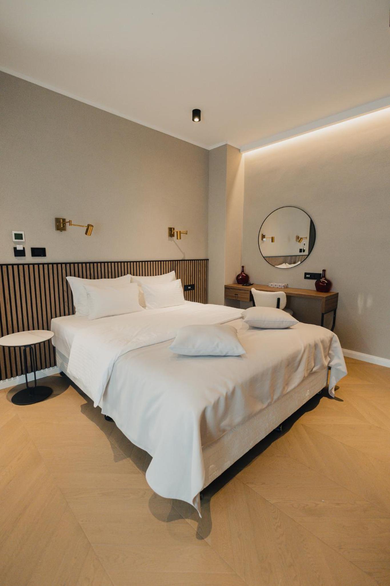 Standard Double Room - Photo 3