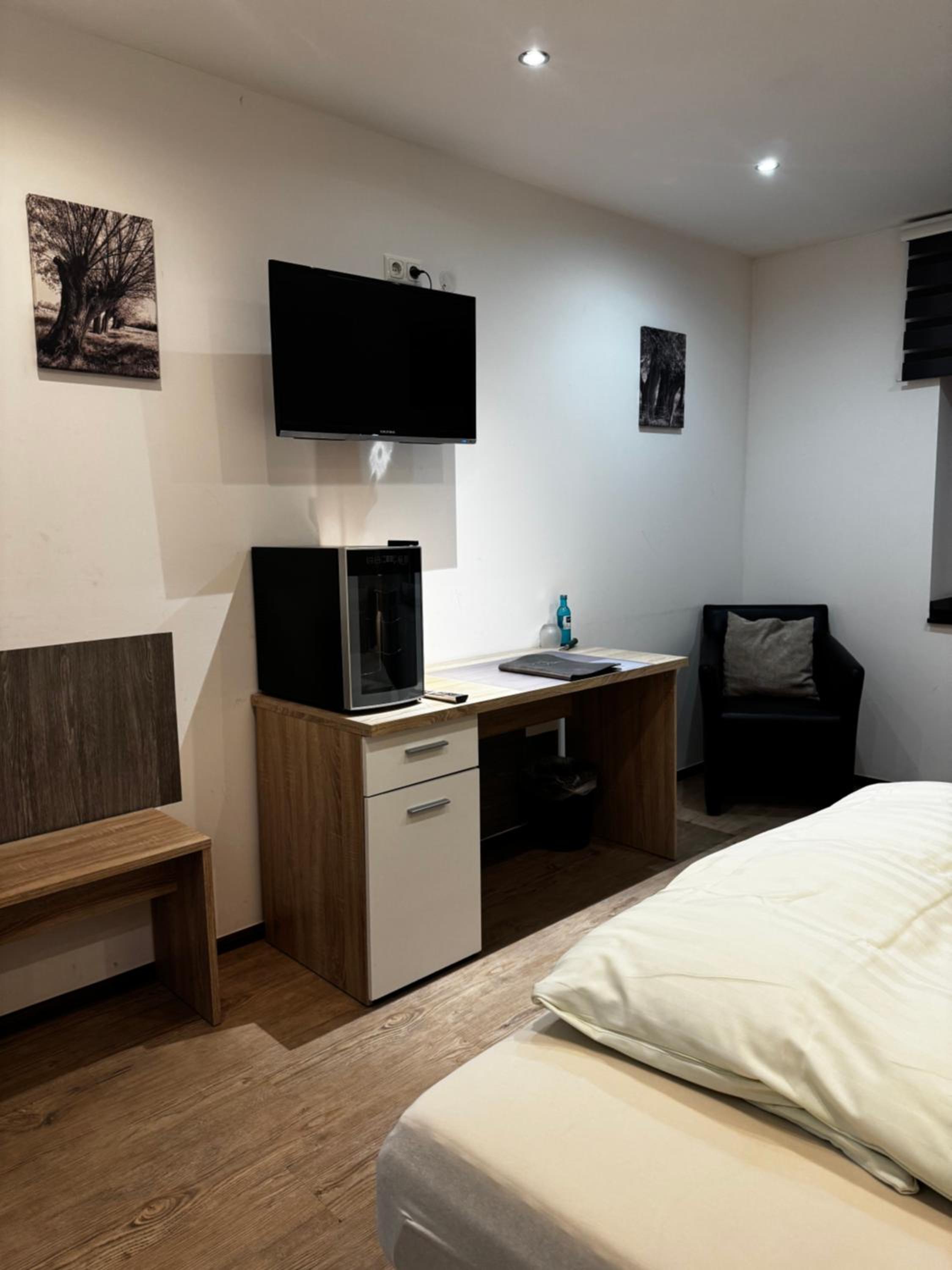 Deluxe Double Room - Photo 8
