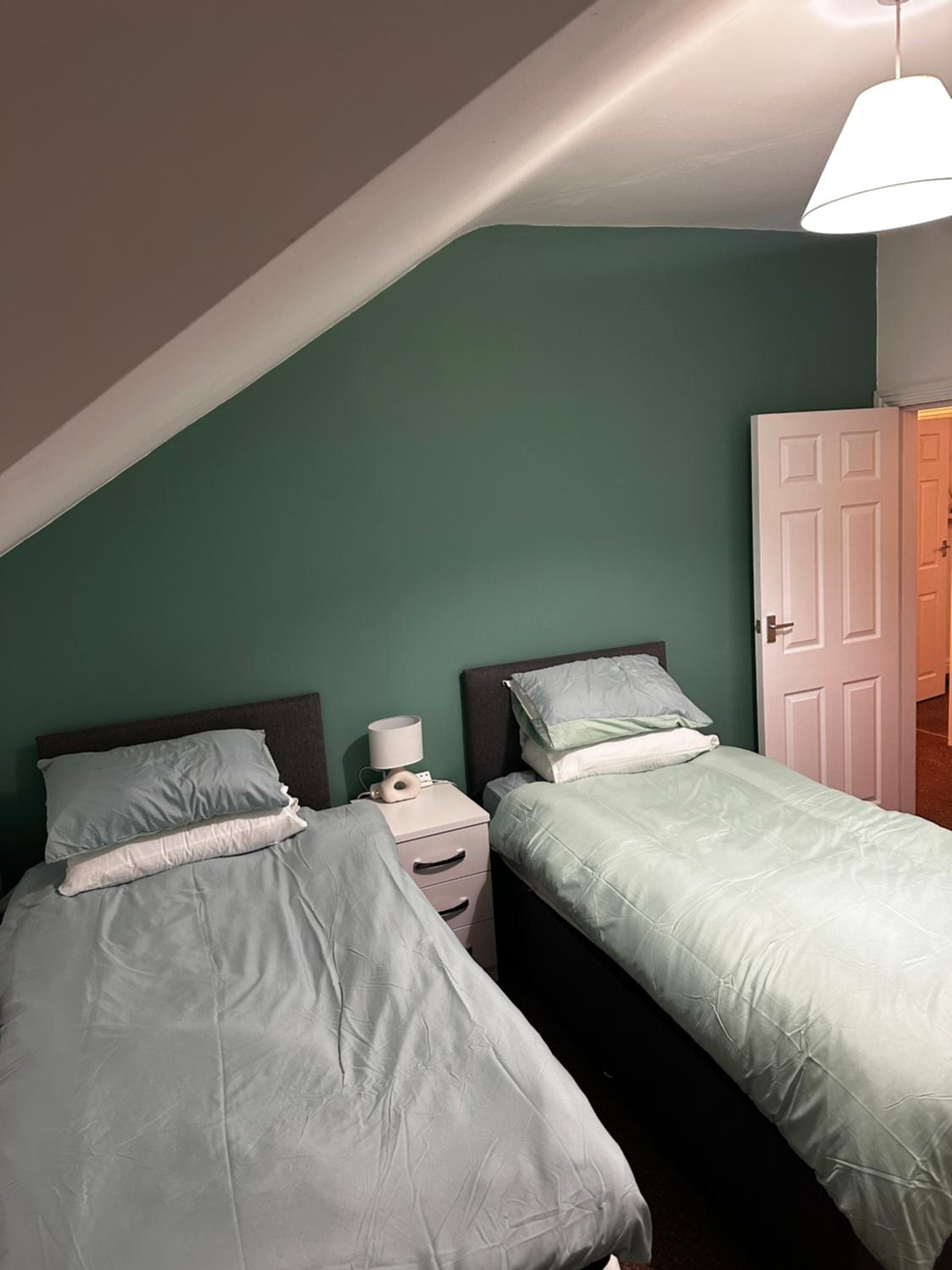 One-Bedroom Apartment photo 1