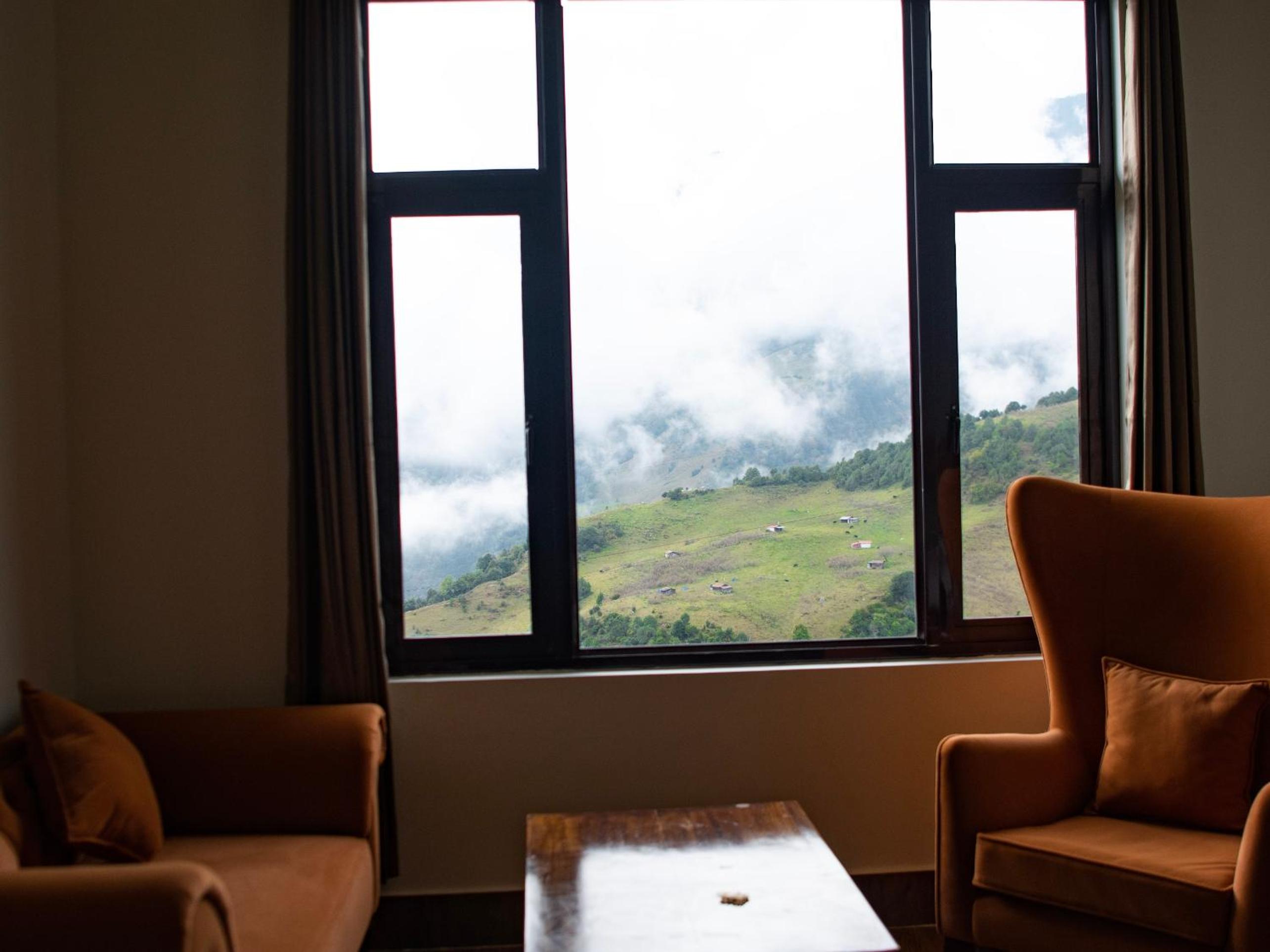 Junior Suite with Mountain View photo 3