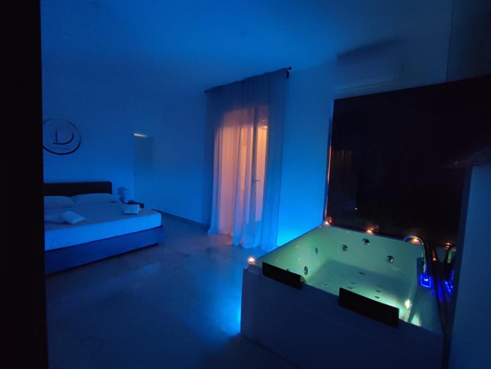 Studio with Spa Bath