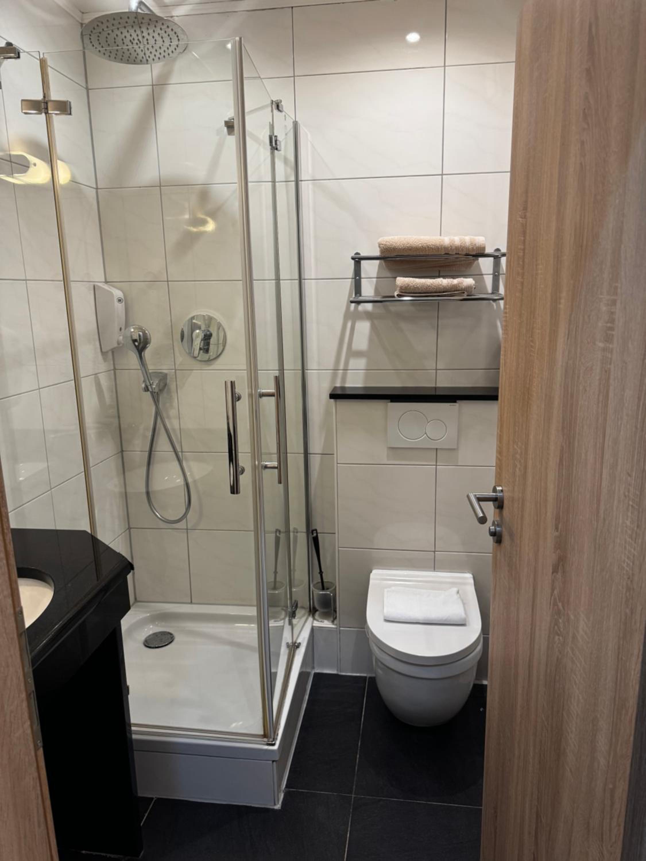 Deluxe Double Room - Photo 7