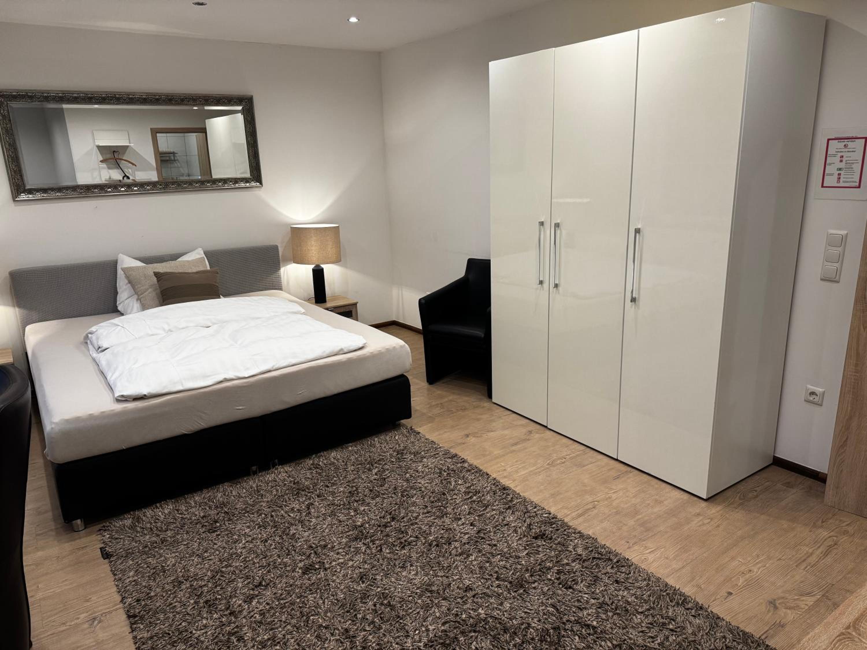 Deluxe Double Room - Photo 20