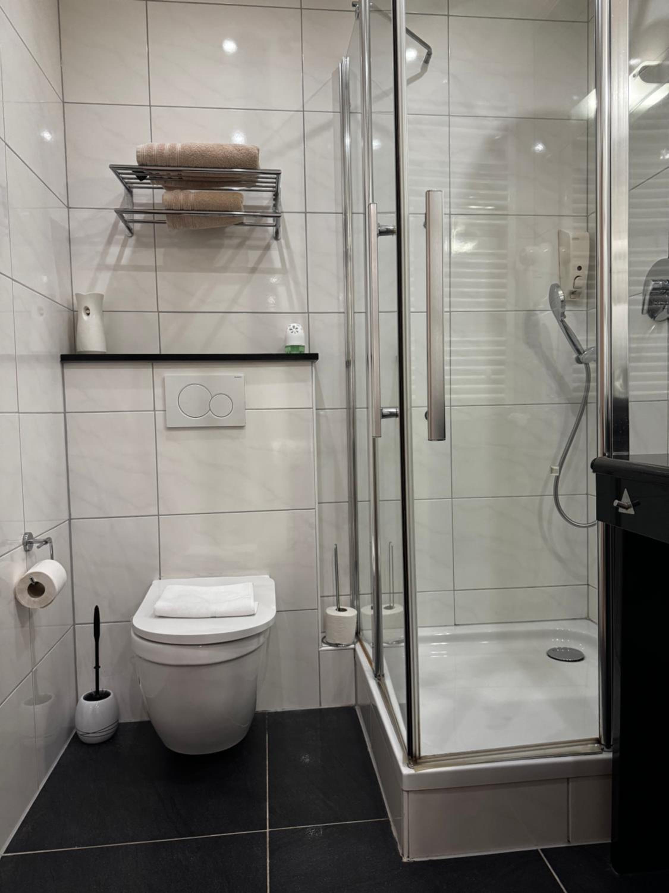 Deluxe Double Room - Photo 26