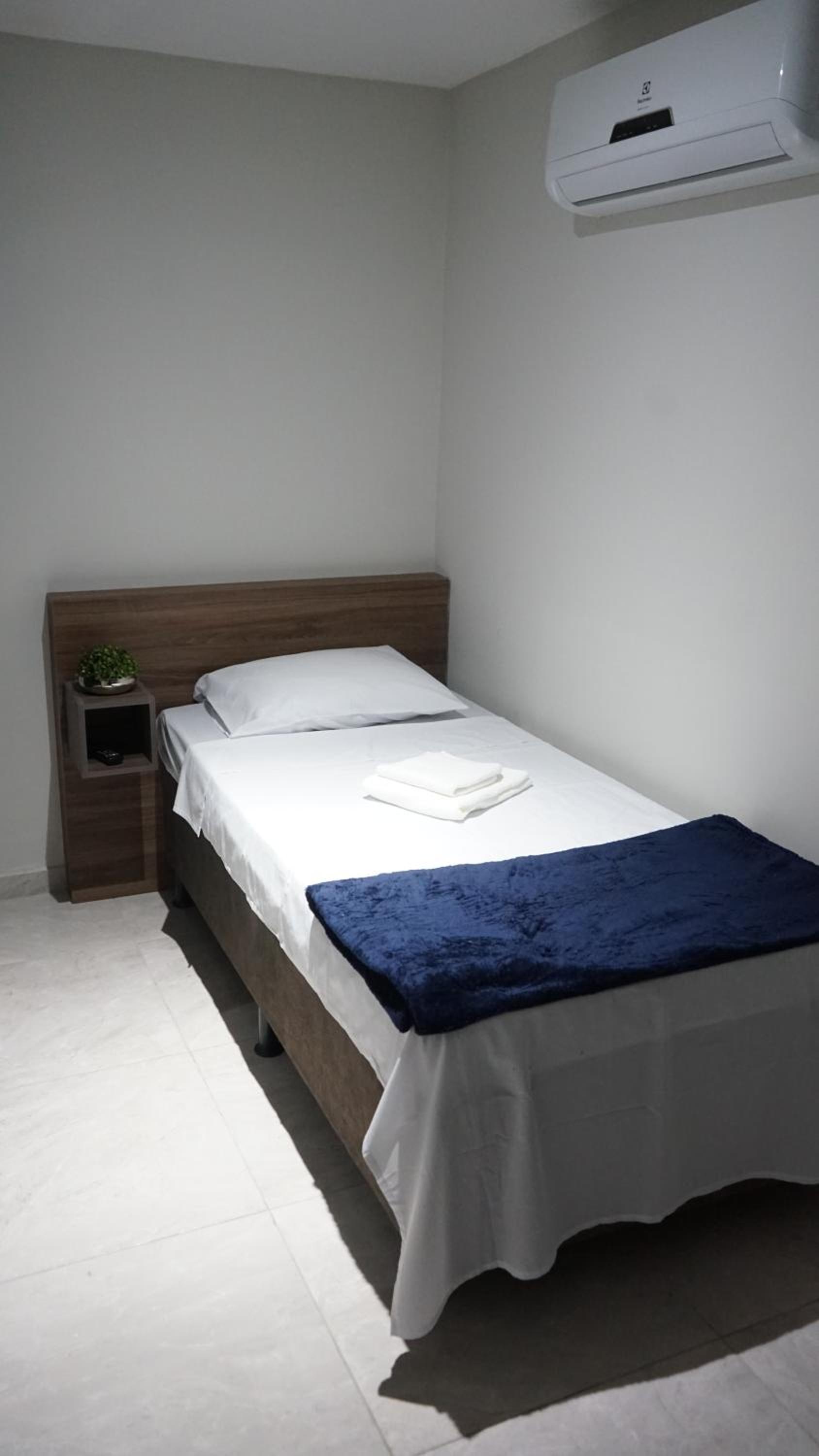 Single Room with Private Bathroom photo 2