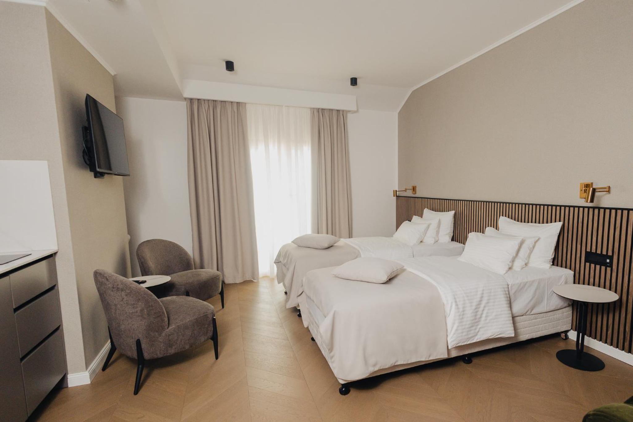 Standard Triple Room - Photo 1