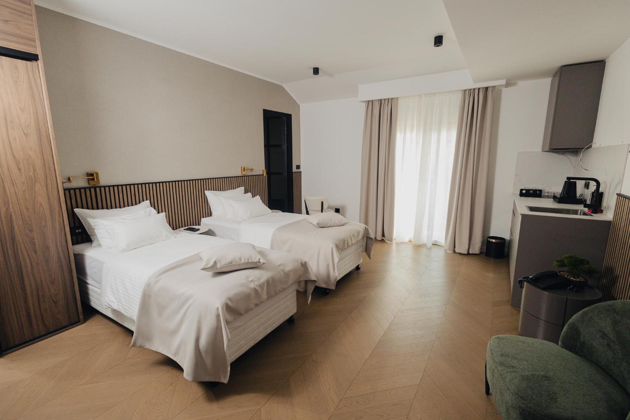 Standard Triple Room - Photo 2