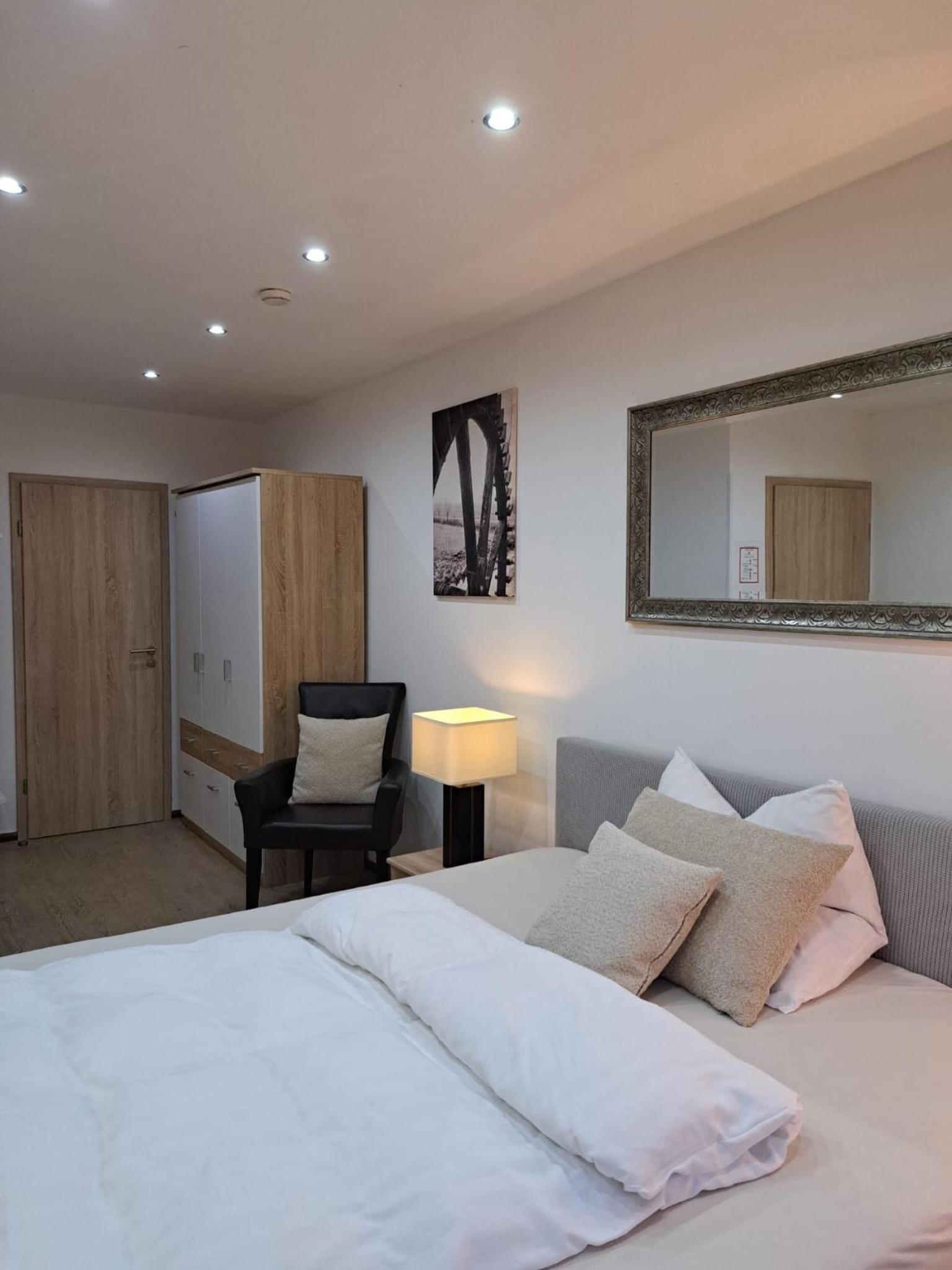 Deluxe Double Room - Photo 24